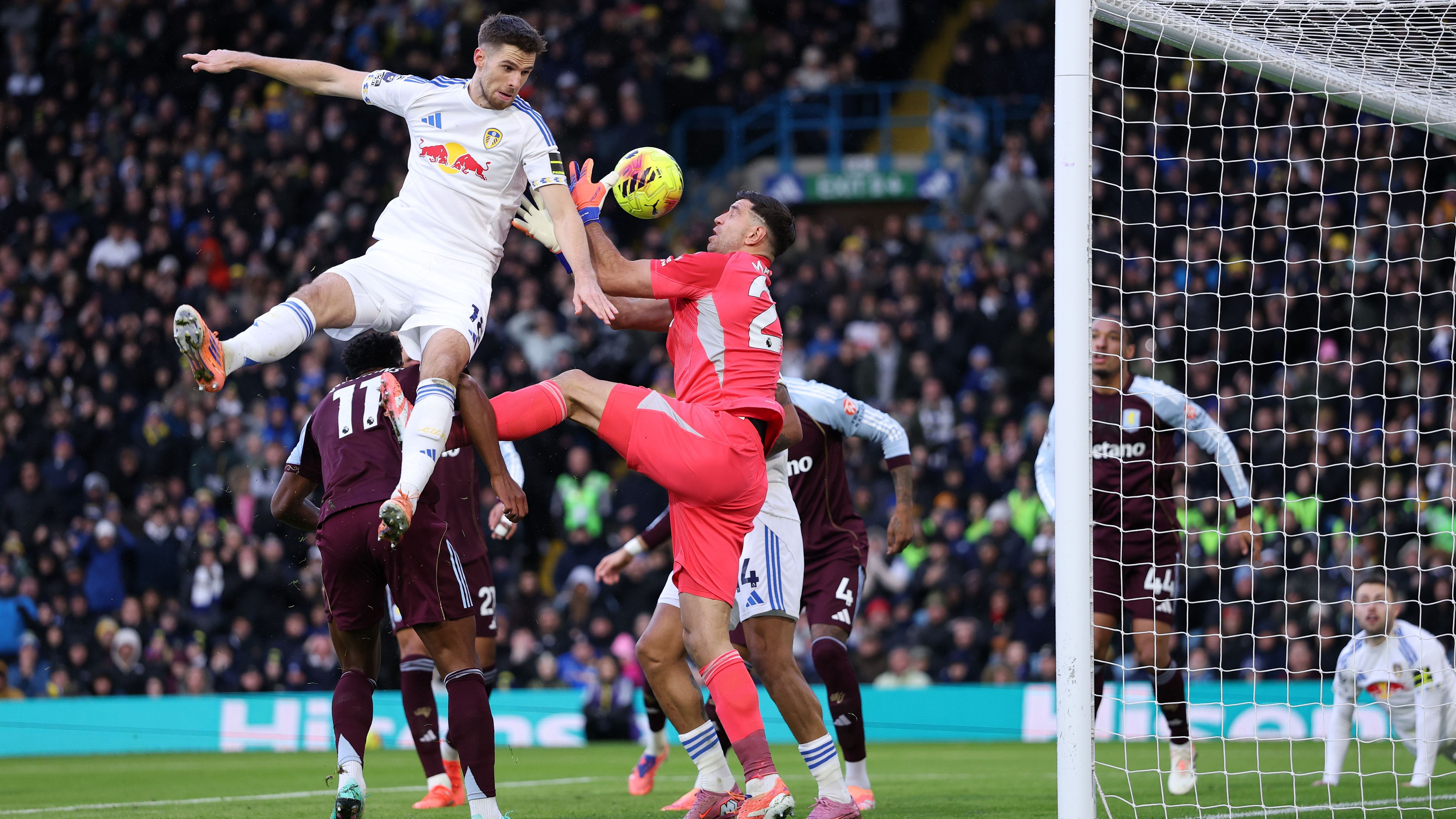 'Rare weekly error!' - Another Emi Martinez howler has Man Utd fans breathing sigh of relief after giving away Aston Villa goal