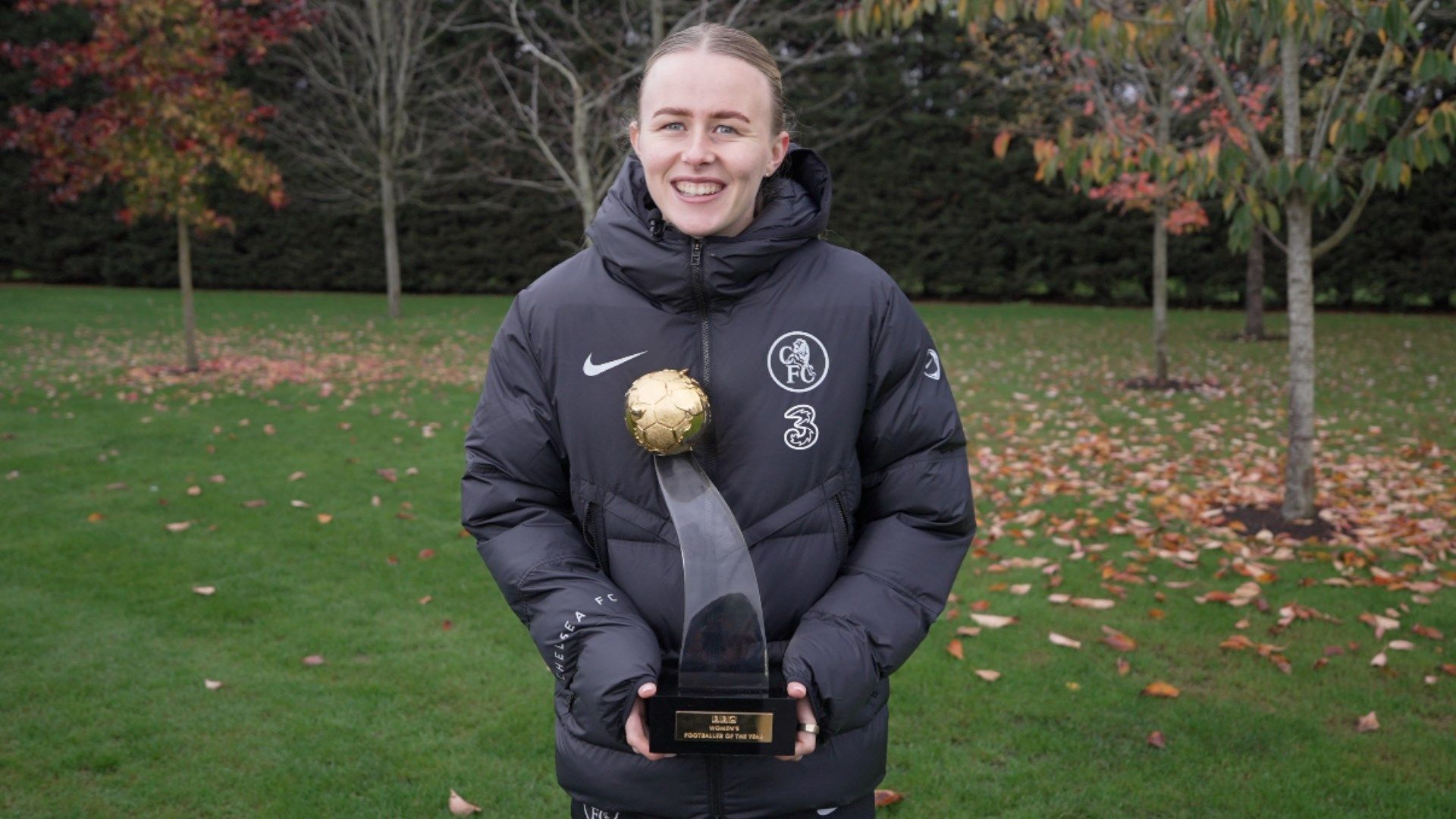 Another award for Hannah Hampton! England & Chelsea star beats fellow Lioness Alessia Russo & Ballon d'Or winner Aitana Bonmati to prestigious BBC Women's Footballer of the Year accolade