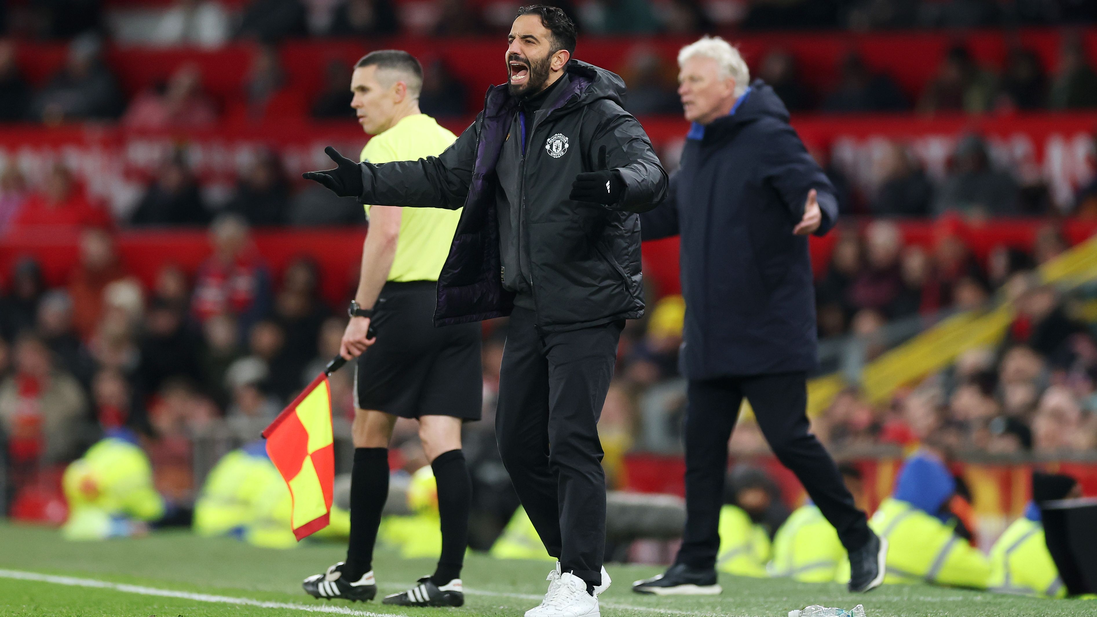 Ex-Everton star claims Gary Neville 'thinks he's the second coming of Pep Guardiola' in brutal assessment of Man Utd legend's punditry