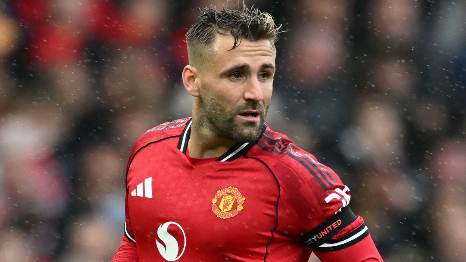 'You're not conning anybody!' - Gary Neville calls 'ambling' Man Utd player a 'waste of time' in furious outburst during home defeat to 10-man Everton