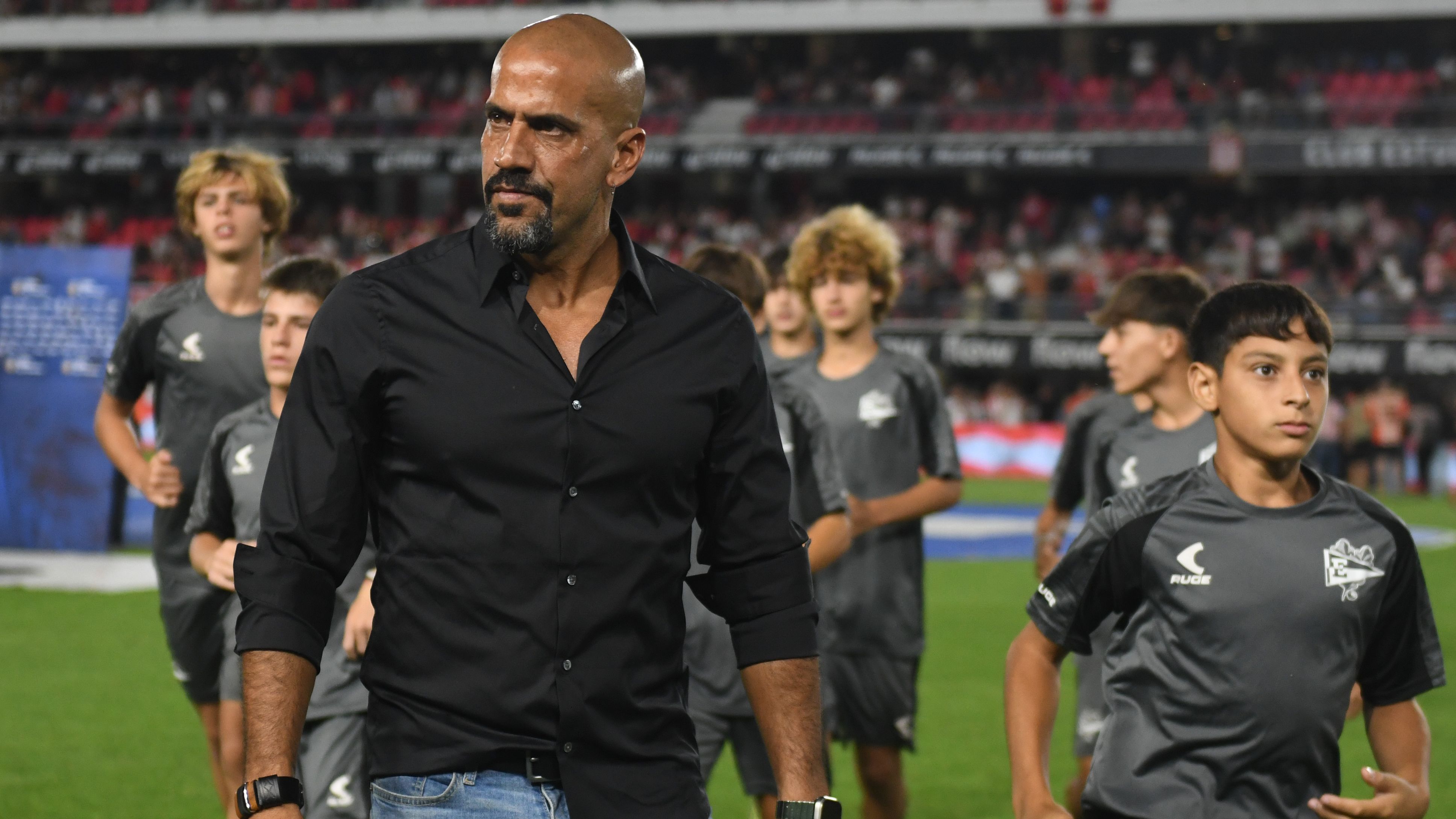 Man Utd legends reveal first impressions of 'frightening' Juan Sebastian Veron and are still in disbelief Argentina legend flopped in the Premier League
