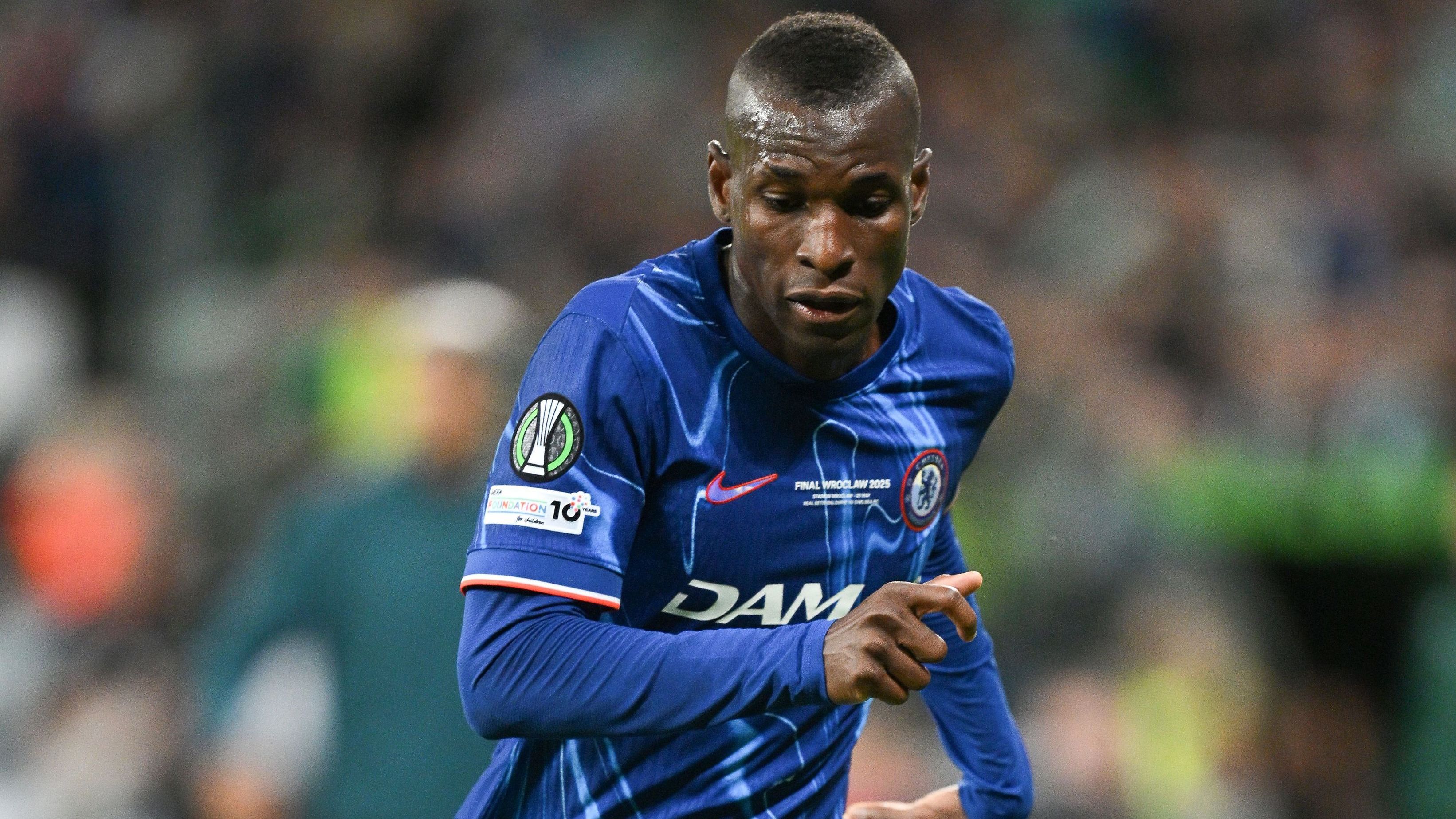 Man Utd eyeing Nicolas Jackson as new striker! Chelsea forward considering future at Stamford Bridge with Red Devils potentially offering lifeline to Senegal star