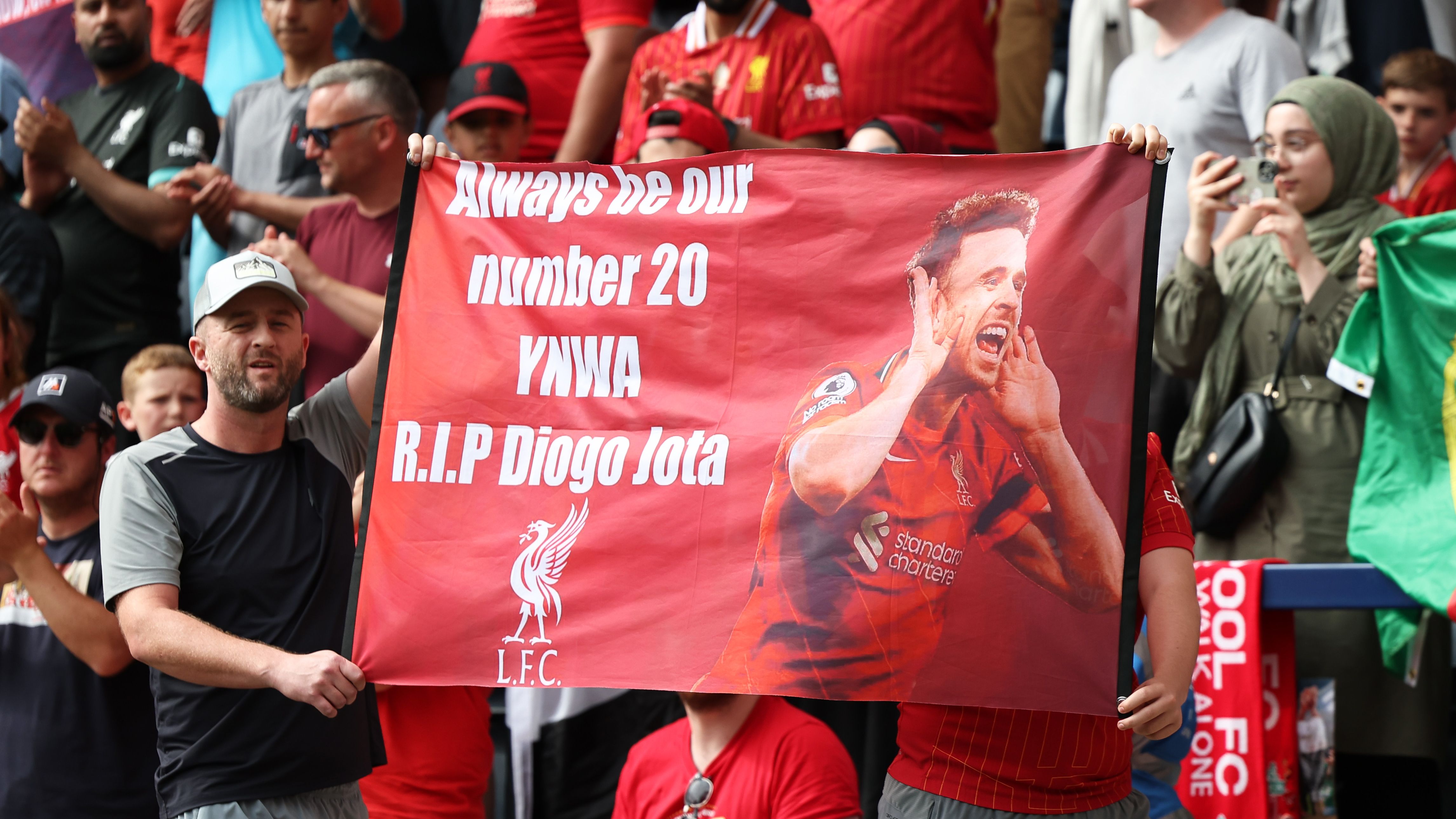 Porto & Atletico Madrid pay tribute to Diogo Jota before pre-season friendly one month after Liverpool star's tragic death