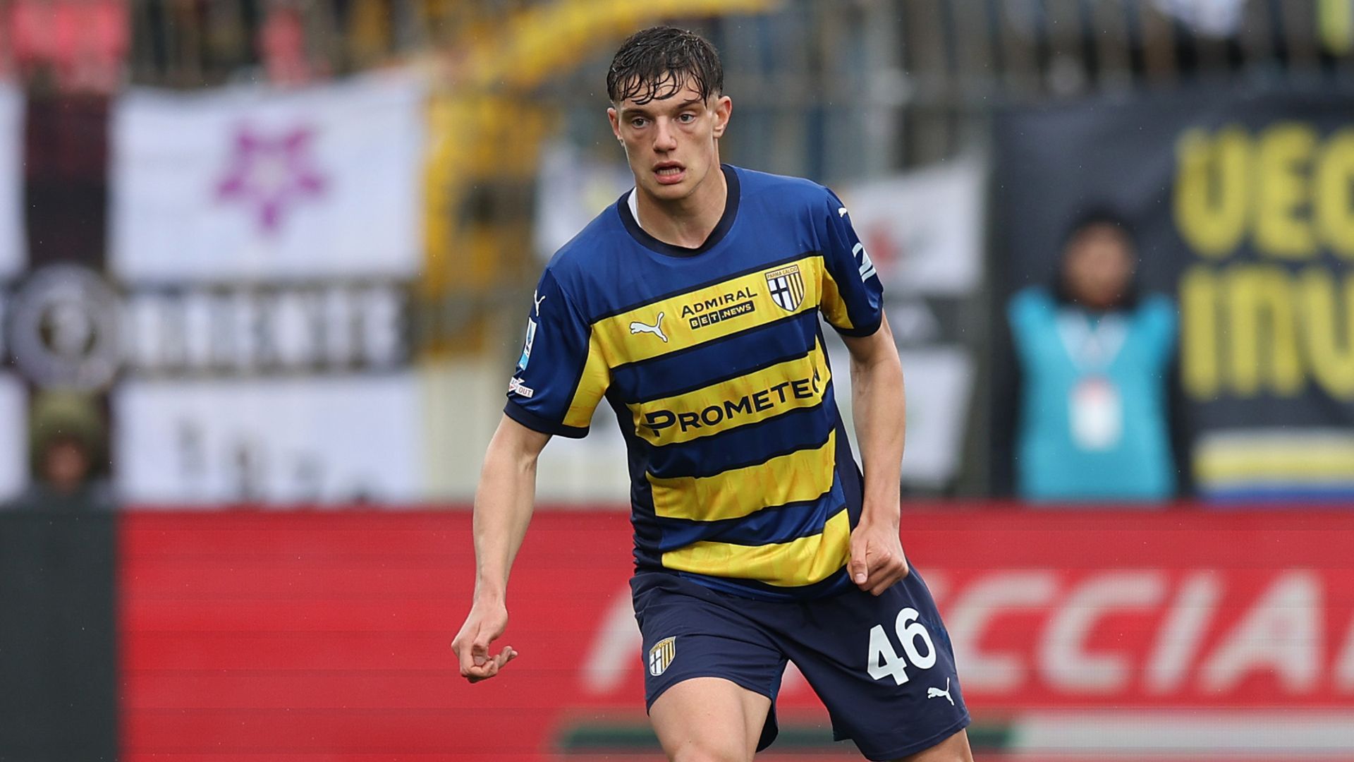 Liverpool edge closer to new signing as €35m teenager ready to jump at the chance to join Arne Slot's side from Parma