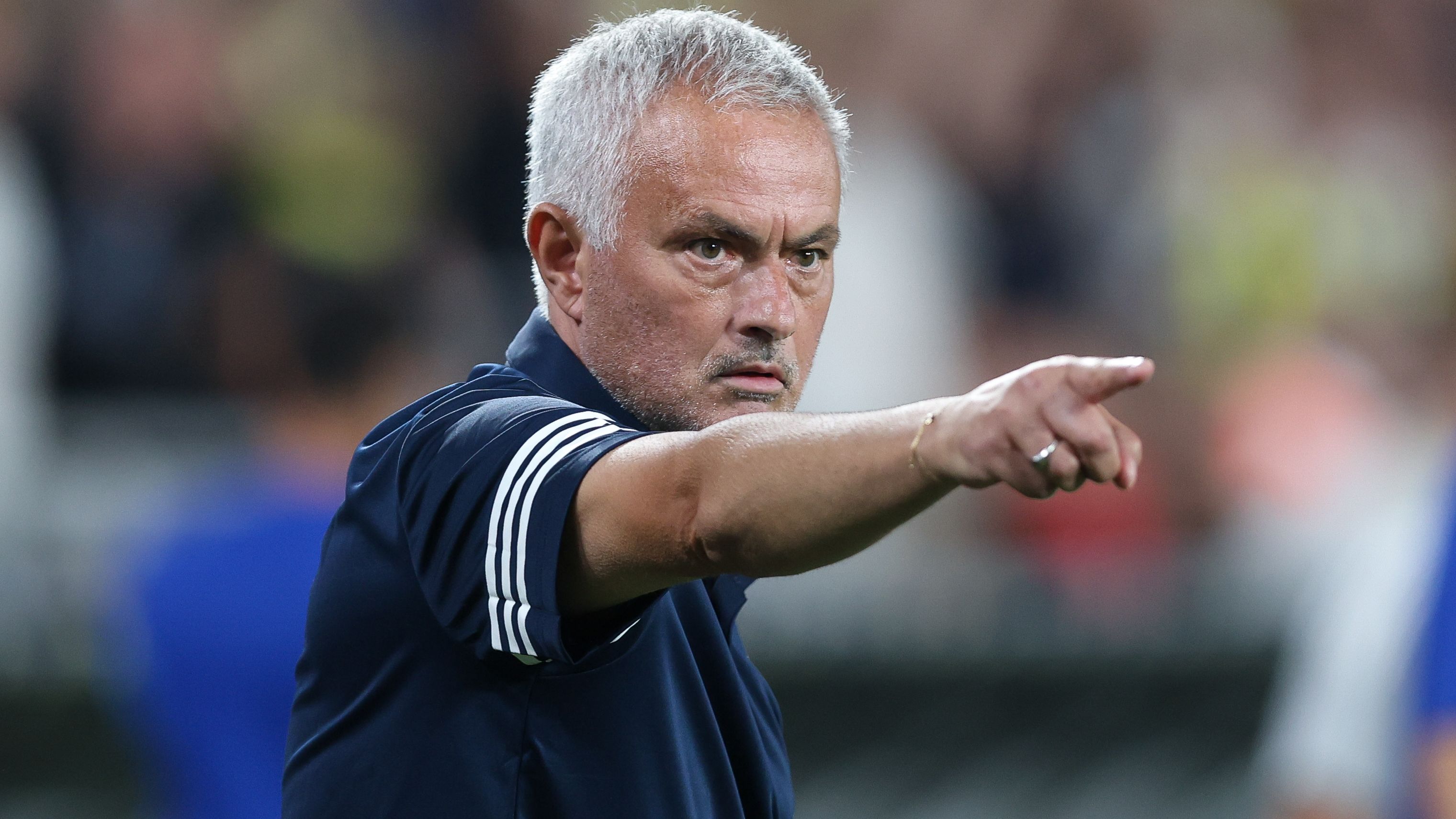 Jose Mourinho teaches Robin van Persie a lesson! Fenerbahce overturn first-leg deficit to knock Feyenoord out of Champions League qualifiers