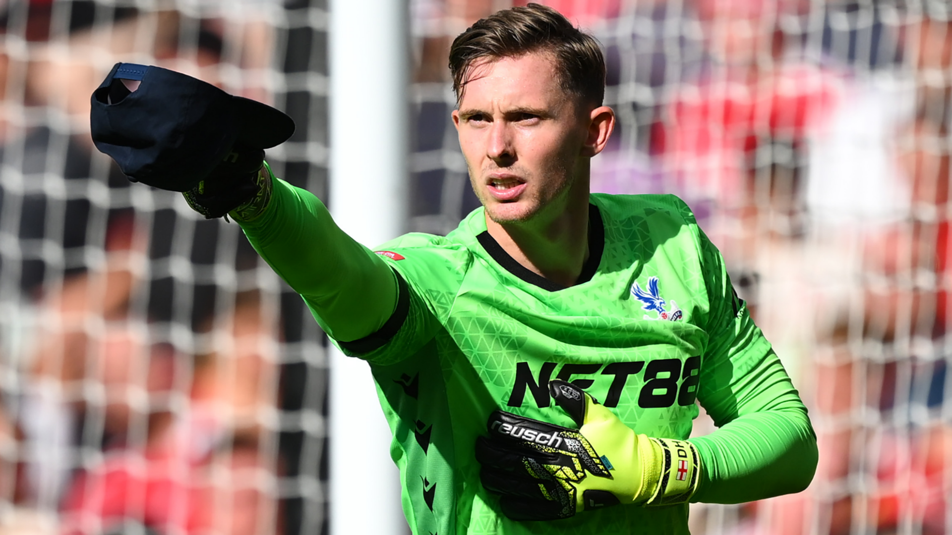 Legend! Dean Henderson drops into pub and pays £1,000 for Crystal Palace fans' drinks after penalty heroics in Community Shield win over Liverpool