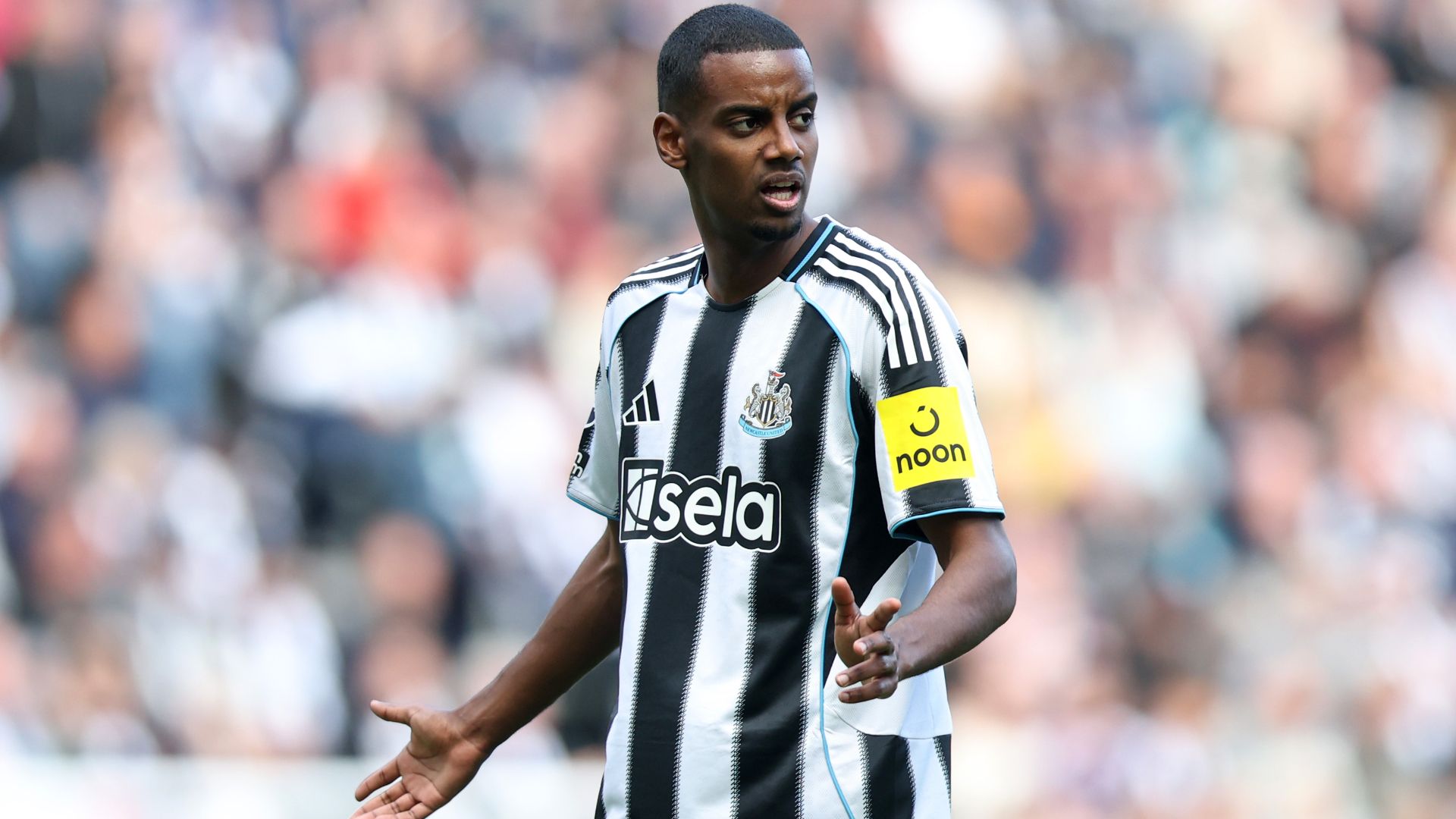Virgil van Dijk sends strong transfer message to Liverpool amid talk of another blockbuster Alexander Isak bid