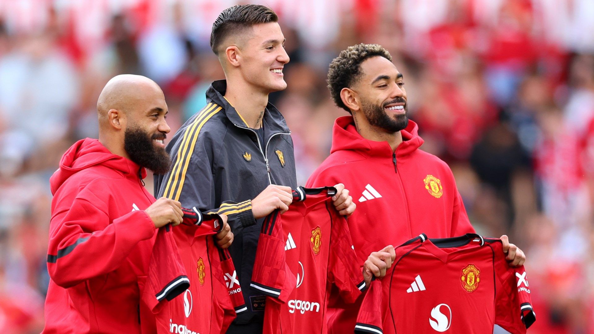 'History repeating itself!' - Ex-Man Utd star believes club made a mistake signing Benjamin Sesko over Ollie Watkins amid 'bad patch' warning