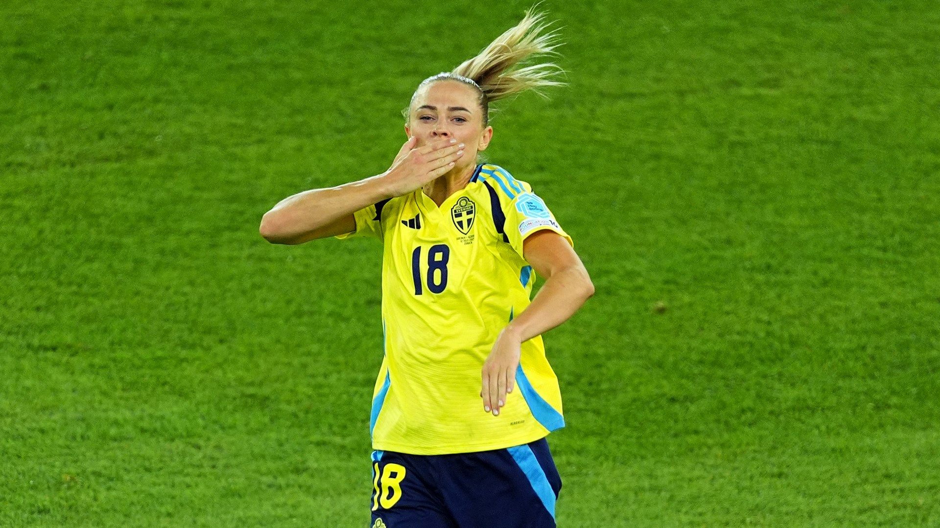 Man Utd sign two-time Champions League winner Fridolina Rolfo after Sweden international's Barcelona departure
