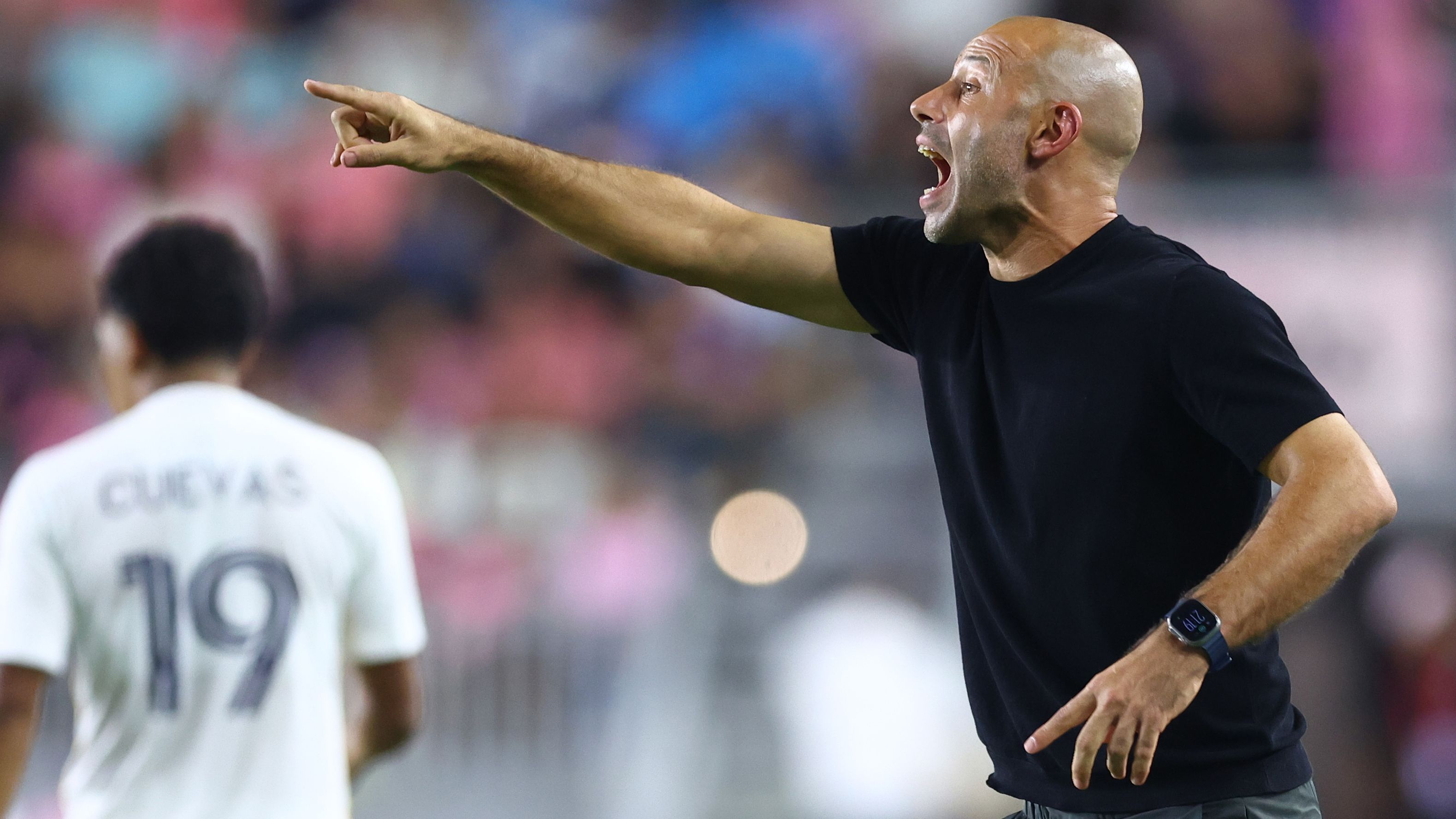 أكد كأس الدوري أن مدرب إنتر ميامي خافيير ماسكيرانو تصرف وفقًا لقواعد البطولة في حادثة الهاتف المحمول بعد البطاقة الحمراء