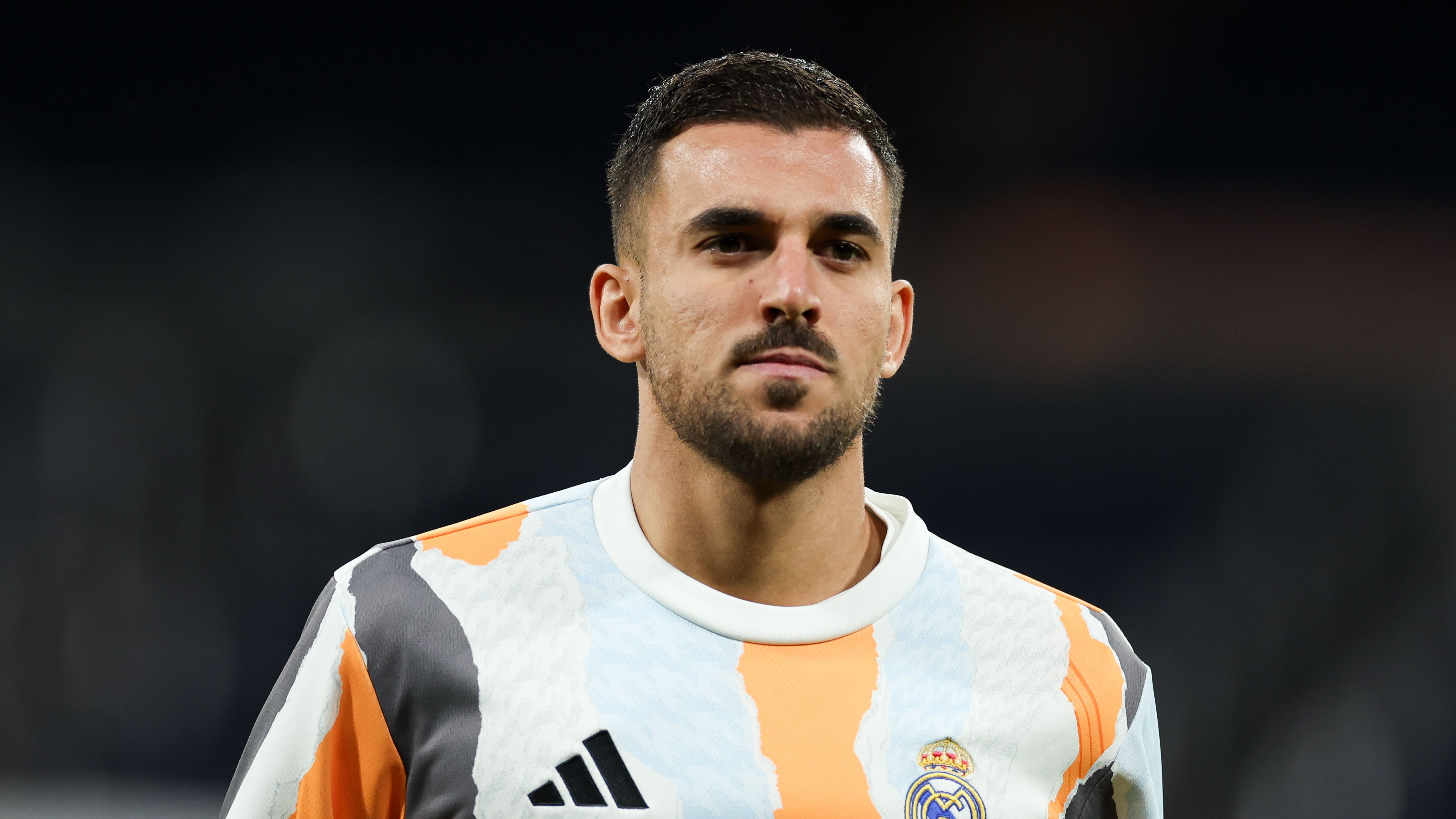 عرضت عدة أندية على داني سيبايوس العودة إلى دوري أبطال أوروبا، في ظل كشف موقف لاعب خط الوسط من مستقبله مع ريال مدريد