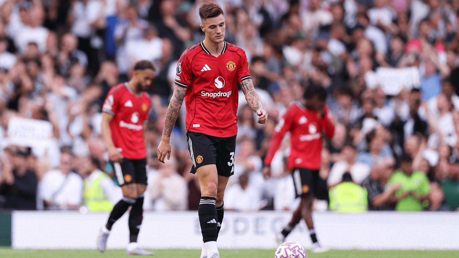 'He's nowhere near' - Gary Neville delivers brutal Benjamin Sesko verdict as Man Utd boss Ruben Amorim faces selection 'problem'
