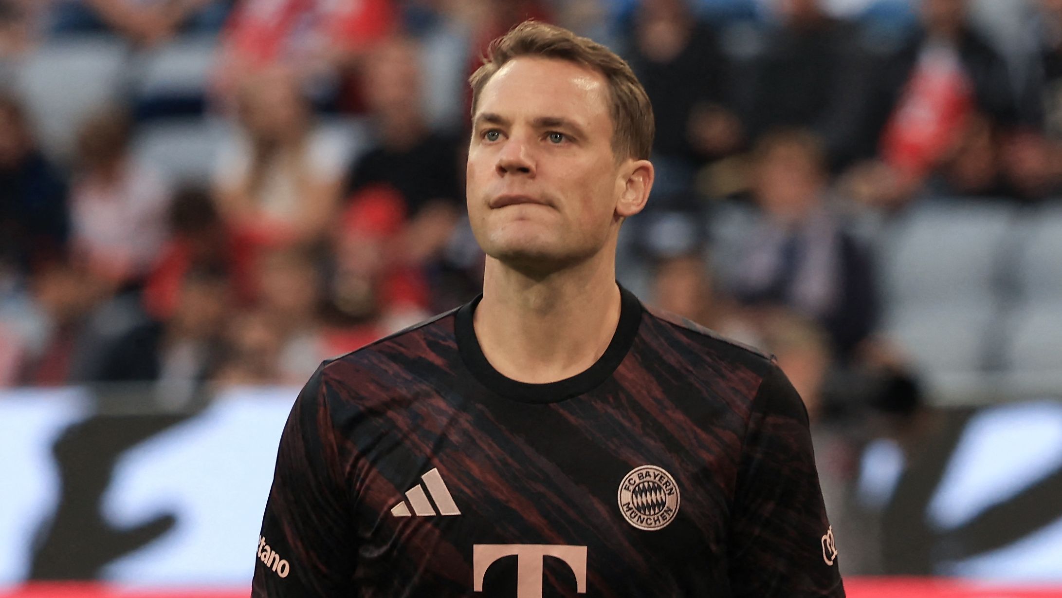مانويل نوير هو الأفضل على الإطلاق! يتحدث إريك داير عن شرف اللعب مع أسطورة بايرن ميونيخ، ويقول إن الجماهير الإنجليزية "لا تفهم" مدى جودته.