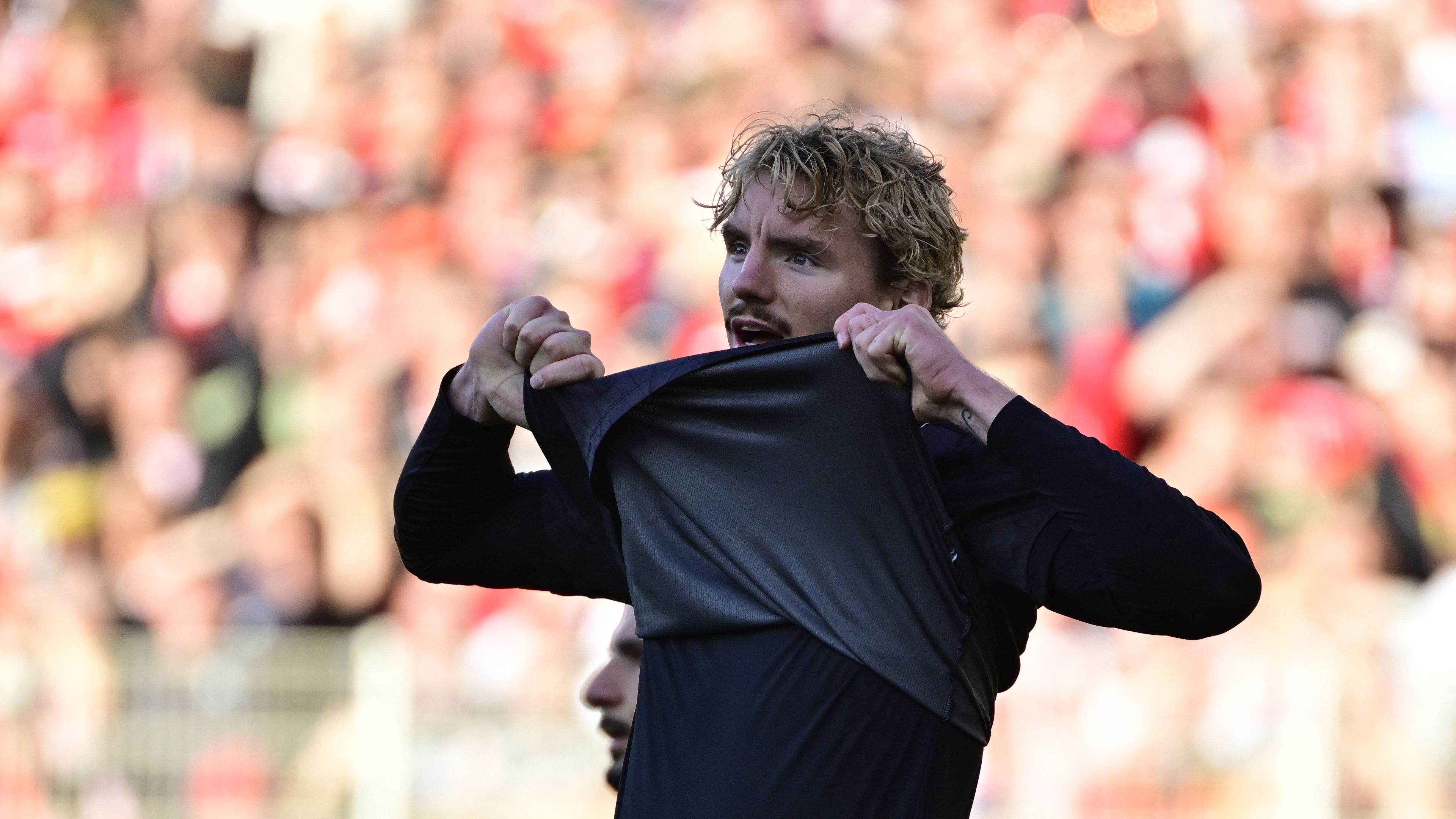 'Money!' - Vincent Kompany gives brutally honest take on Nick Woltemade move to Newcastle as he explains why Bayern Munich keep losing transfer targets to Premier League