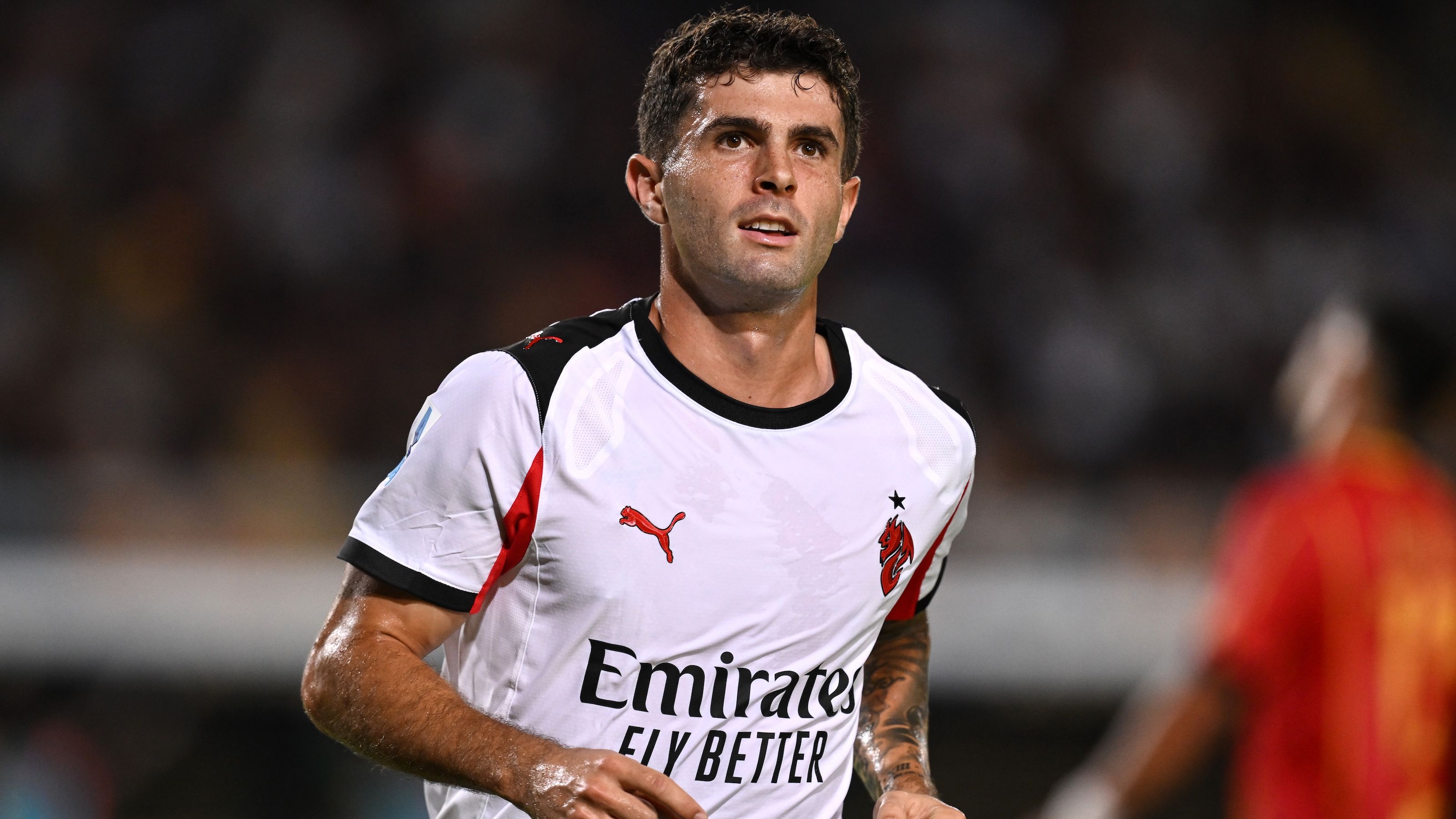 شاهد: نجم منتخب الولايات المتحدة الأمريكية كريستيان بوليسيتش يسجل أول هدف في الدوري الإيطالي هذا الموسم في فوز مريح لميلانو على ليتشي