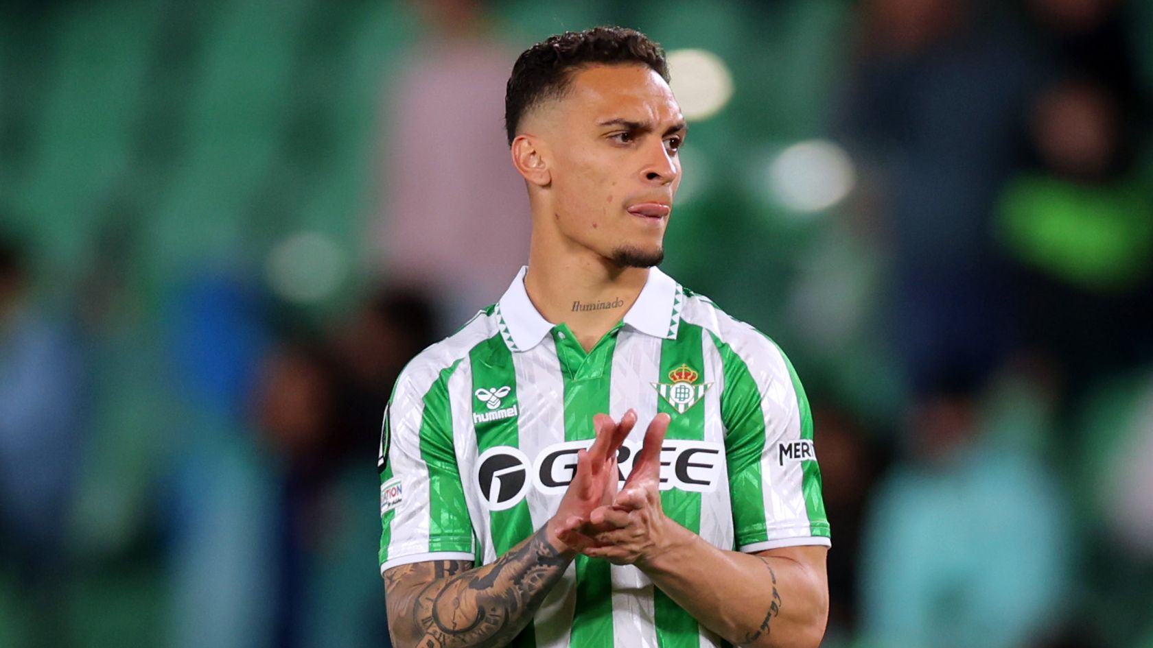 ريال بيتيس يتعاقد أخيرًا مع أنتوني! أكد نادي الدوري الإسباني تعاقده مع اللاعب الذي فشل في مانشستر يونايتد مقابل 25 مليون يورو بعد تألقه خلال فترة الإعارة الأولى.
