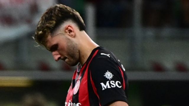 'It makes no sense!' - Santiago Gimenez's father slams AC Milan for transfer 'confusion' as €40m signing refuses Roma swap to fight for childhood dream