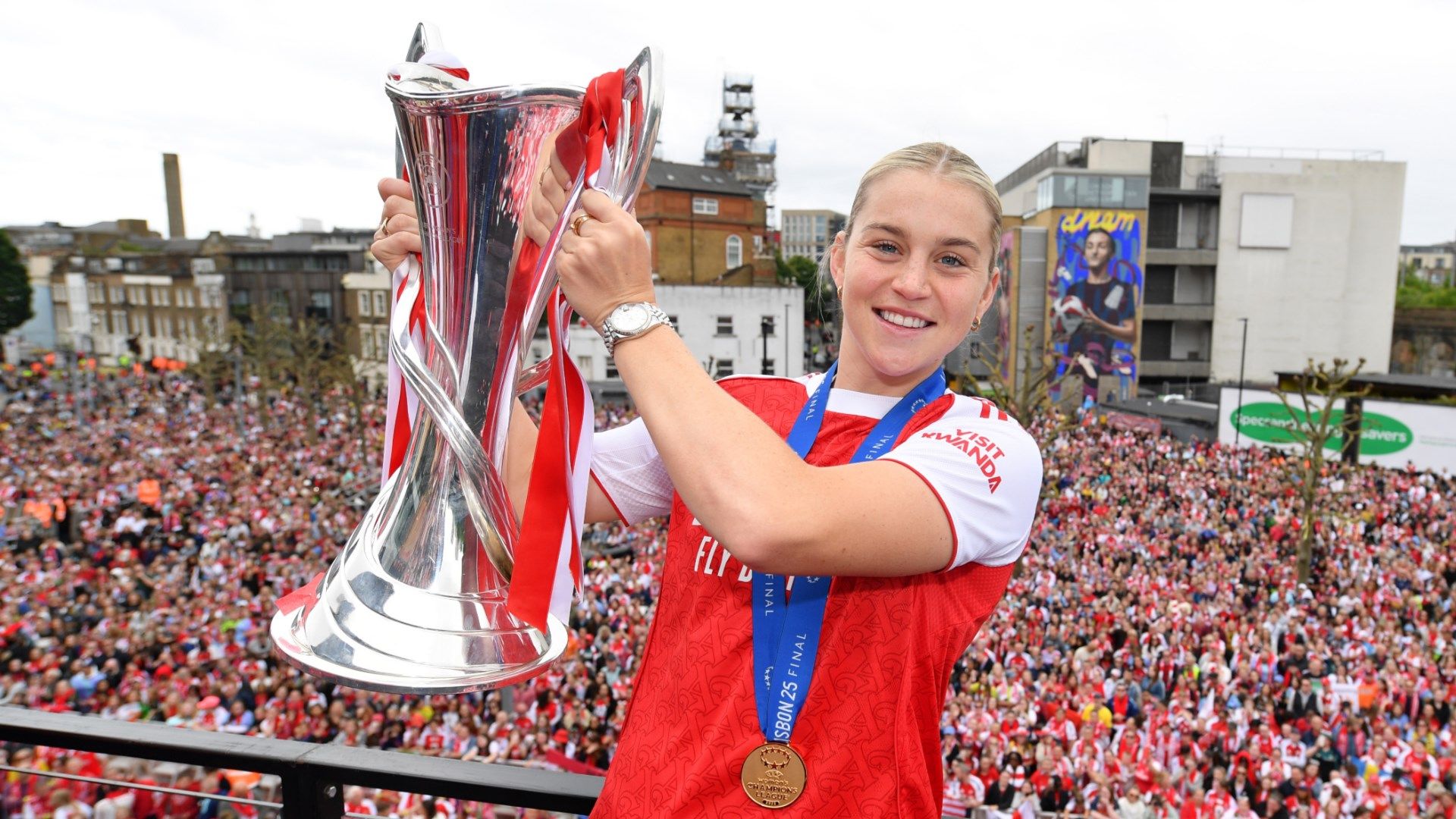 'I'm still so hungry for more success' - Lionesses star Alessia Russo signs new long-term Arsenal contract ahead of new WSL season