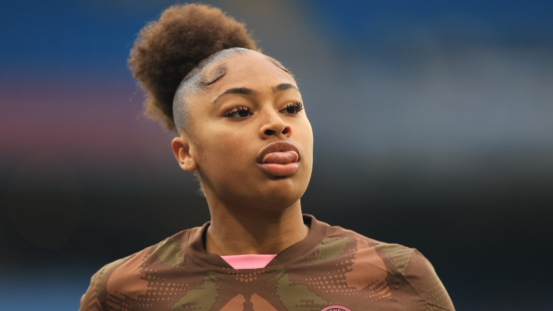 Lucy Bronze's increased competition at Chelsea, Chloe Kelly looking to lock down her Arsenal role & 10 Lionesses talking points heading into the 2025-26 WSL season