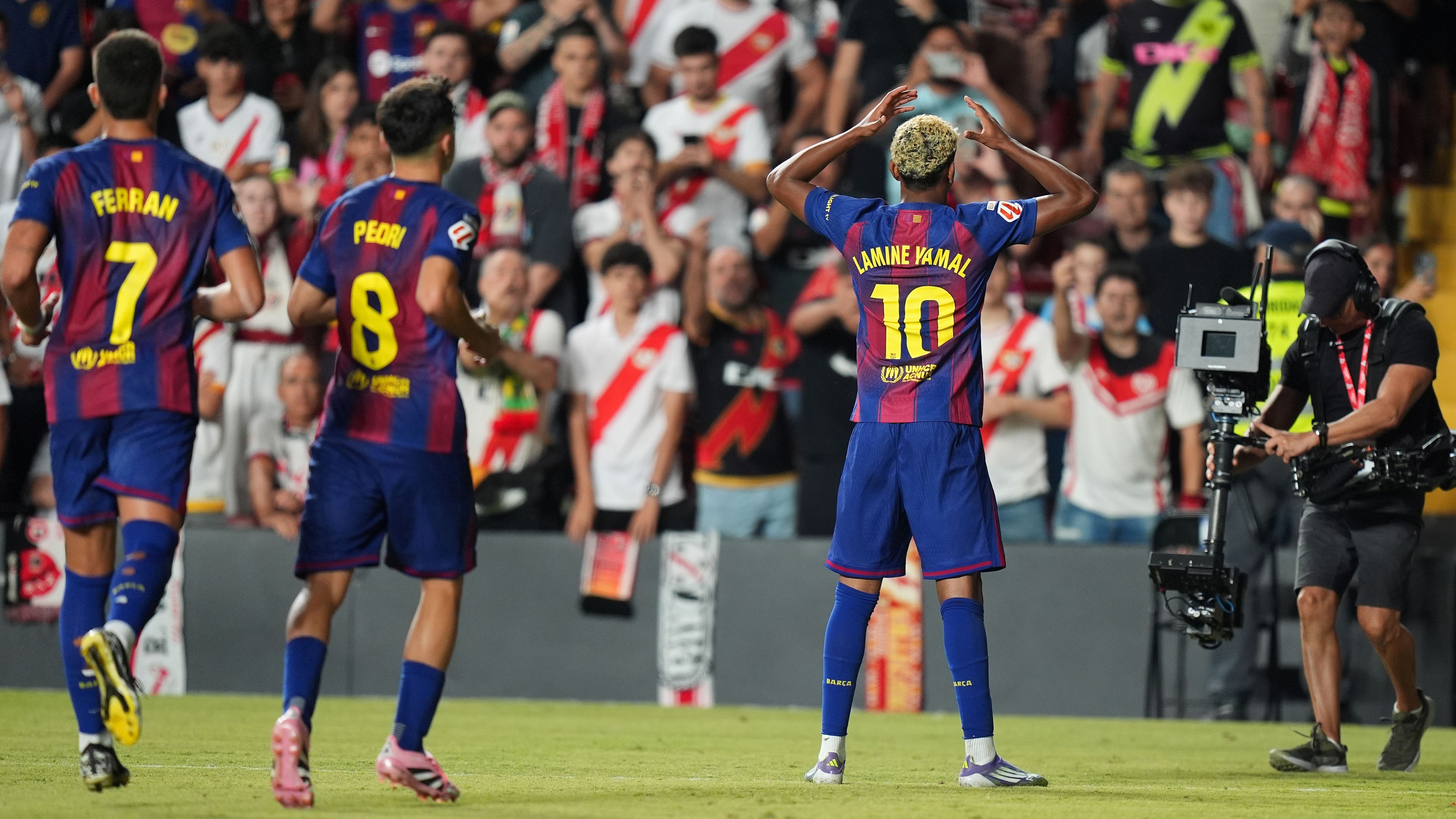 Barcelona ditch forgotten man with contract terminated to create more space on the wage bill & ease registration struggles