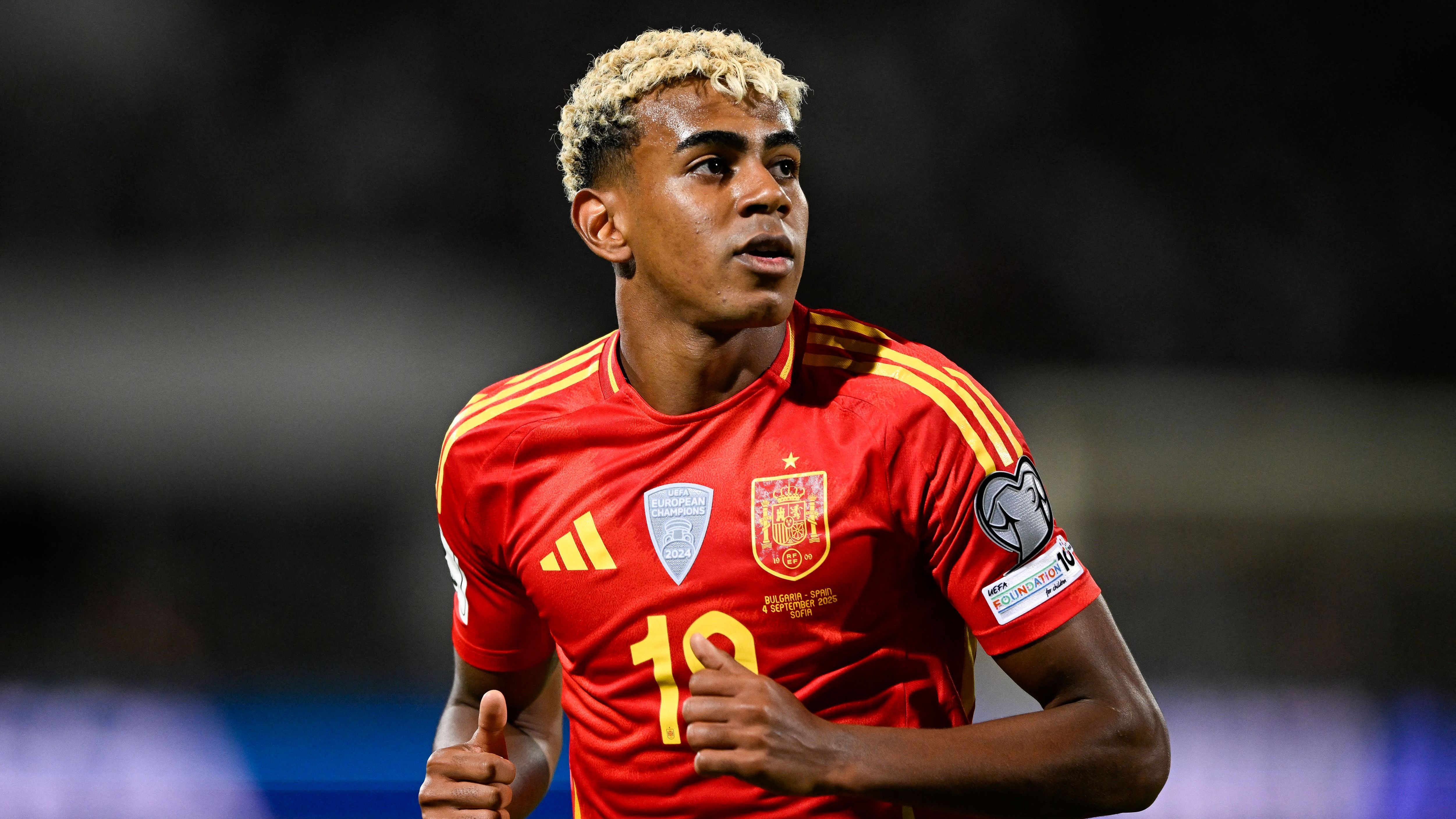 أردا جولر يرد على مقارنته بلامين يامال بينما يستعد نجم ريال مدريد لمواجهة نجم برشلونة وإسبانيا في مهمة دولية مع تركيا