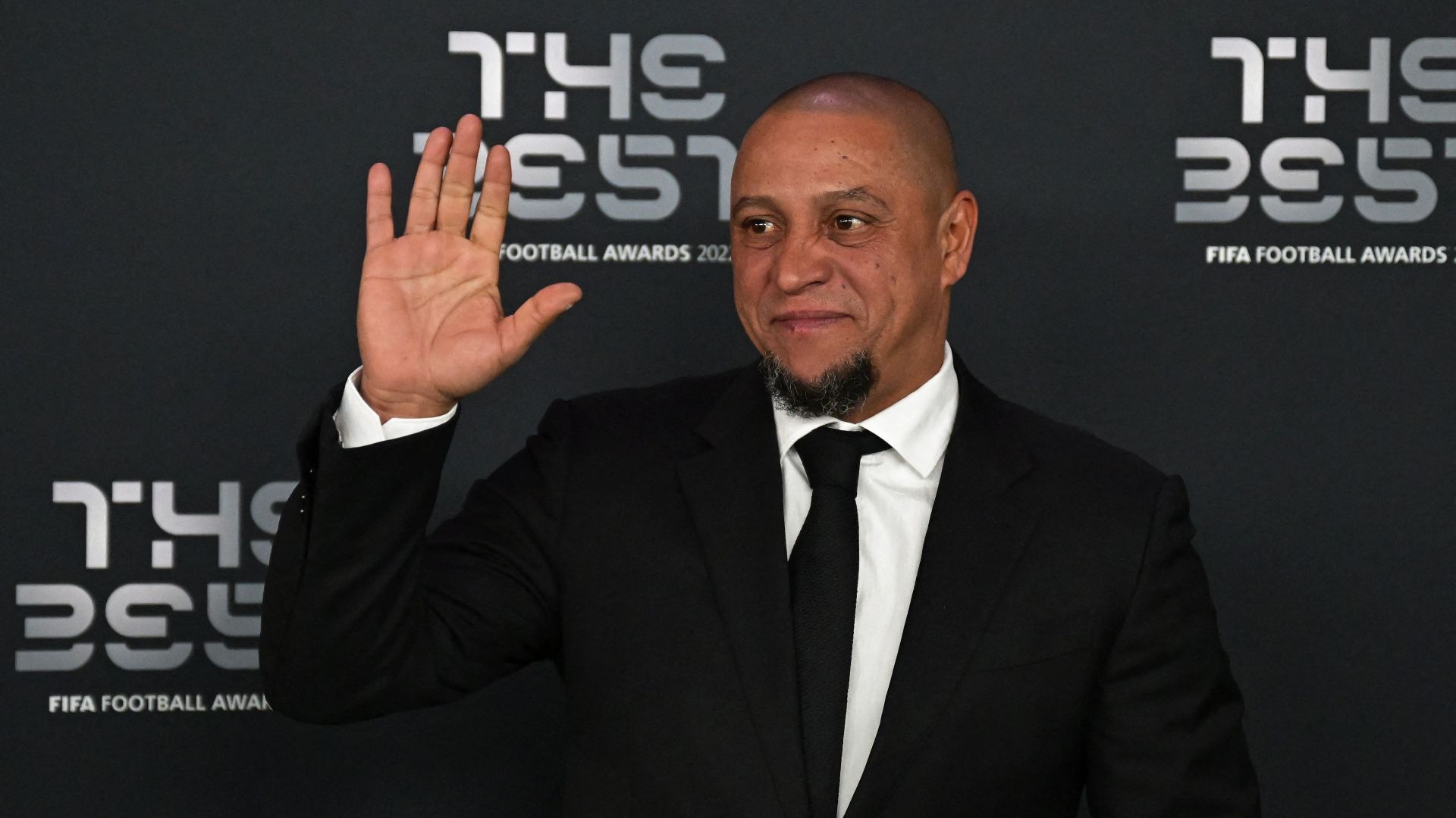 Oleksandr Usyk to play alongside John Terry, Michael Owen, Kaka & Roberto Carlos as world heavyweight boxing champion signs up for Legends Charity Game vs Portugal