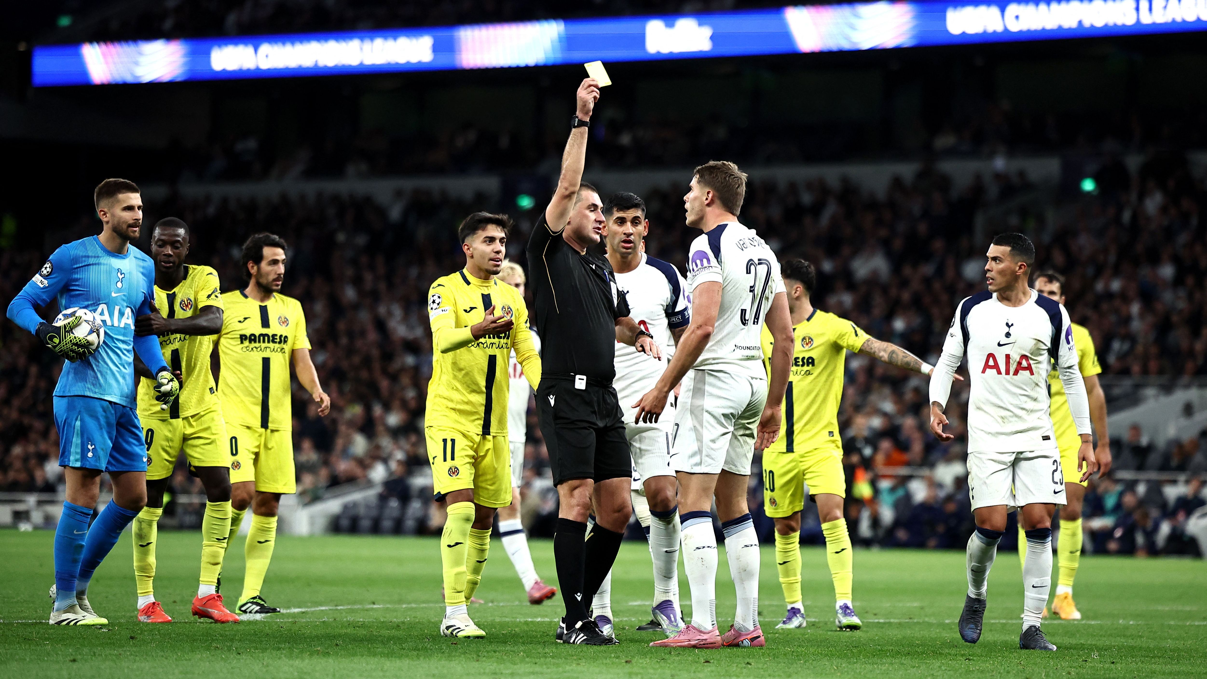 تقييمات لاعبي توتنهام ضد فياريال: توتنهام ينجو! هدف عكسي كارثي يُحسم عودته إلى دوري أبطال أوروبا، حيث ينجو فريق توماس فرانك من التهديد الخطير الذي يمثله نيكولاس بيبي، لاعب أرسنال السابق.
