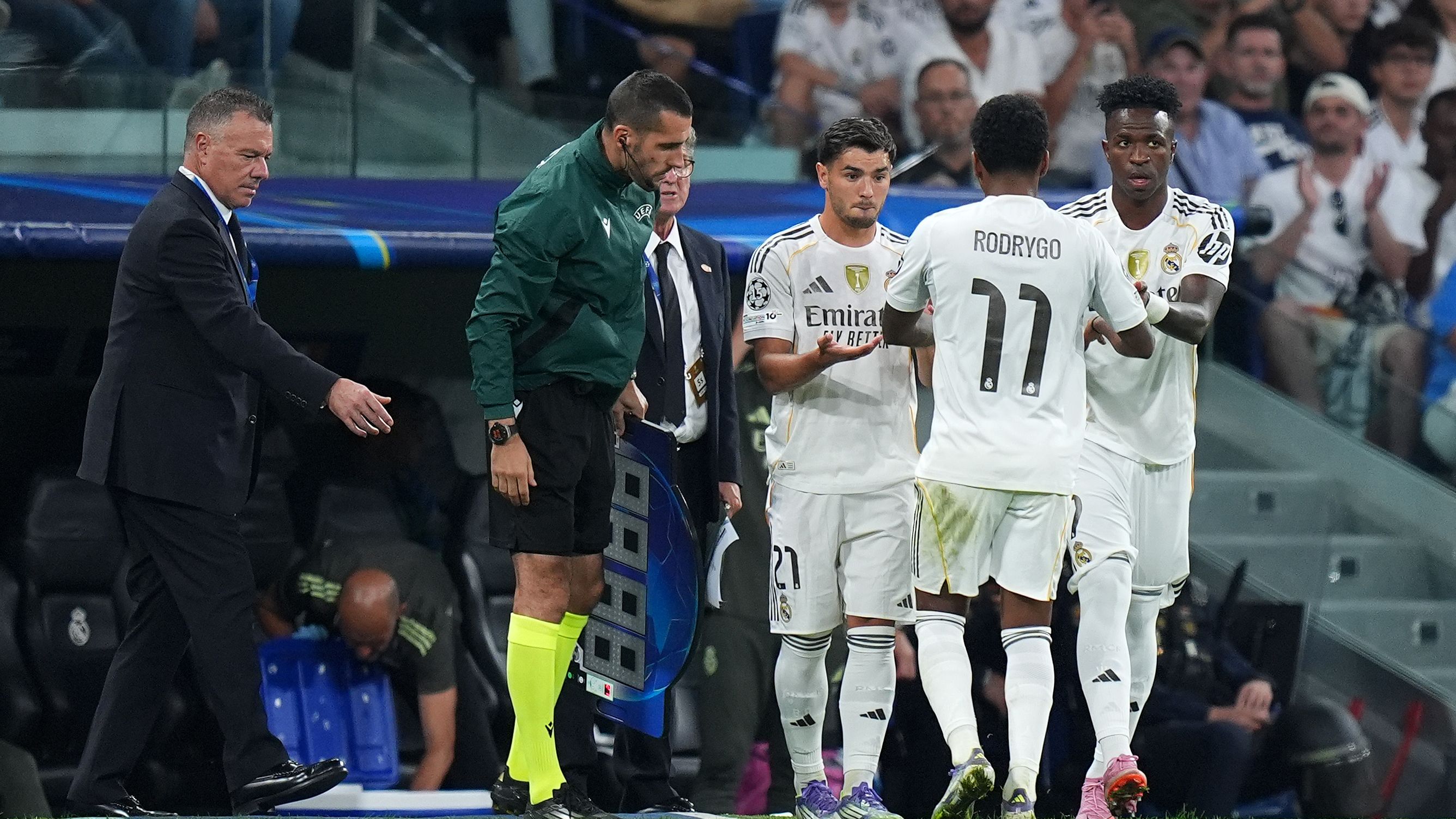 Vinicius Jr's 'smile' is back! Xabi Alonso confirms talks over substitute role after Real Madrid star was benched against Marseille