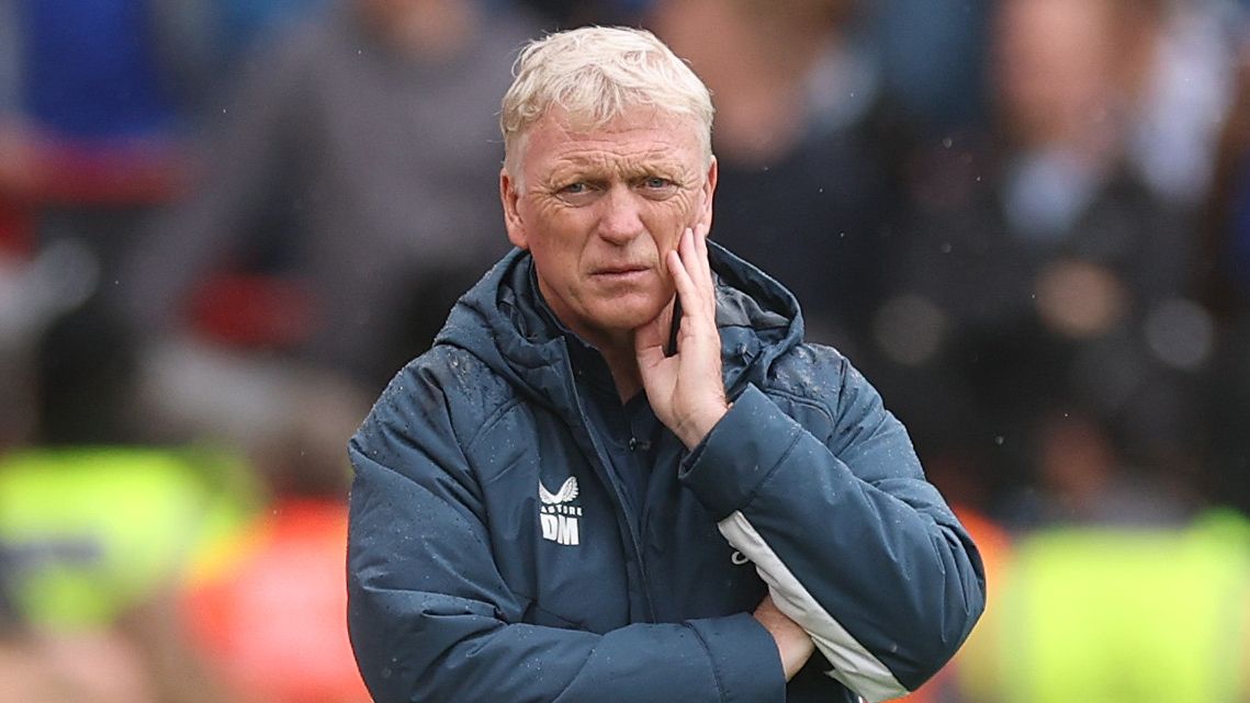 David Moyes criticises 'very strange' refereeing decision by Darren England after Everton's derby defeat to Liverpool at Anfield