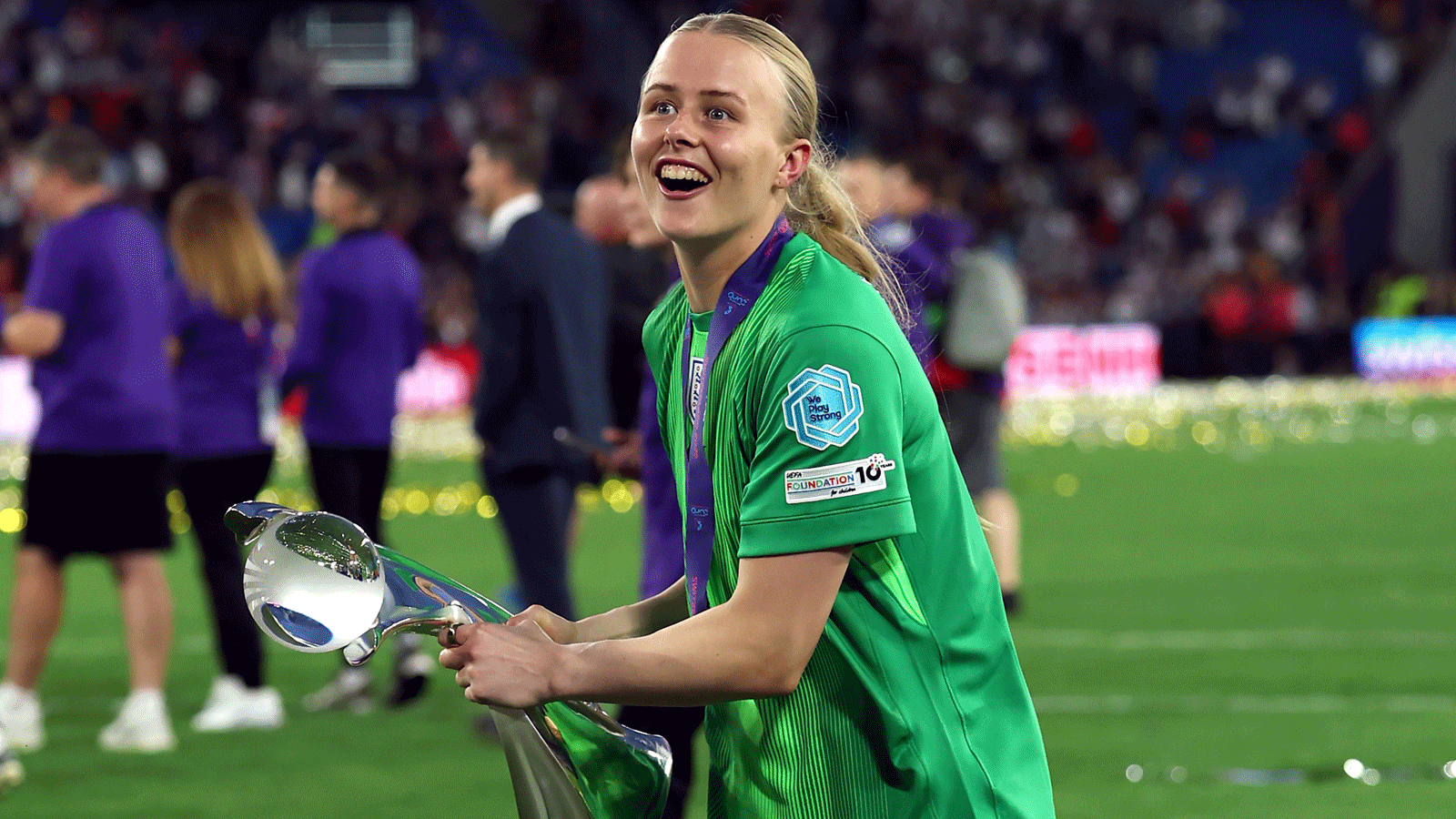 Hannah Hampton named world's best goalkeeper as Lionesses and Chelsea star wins first-ever Women's Yashin Trophy