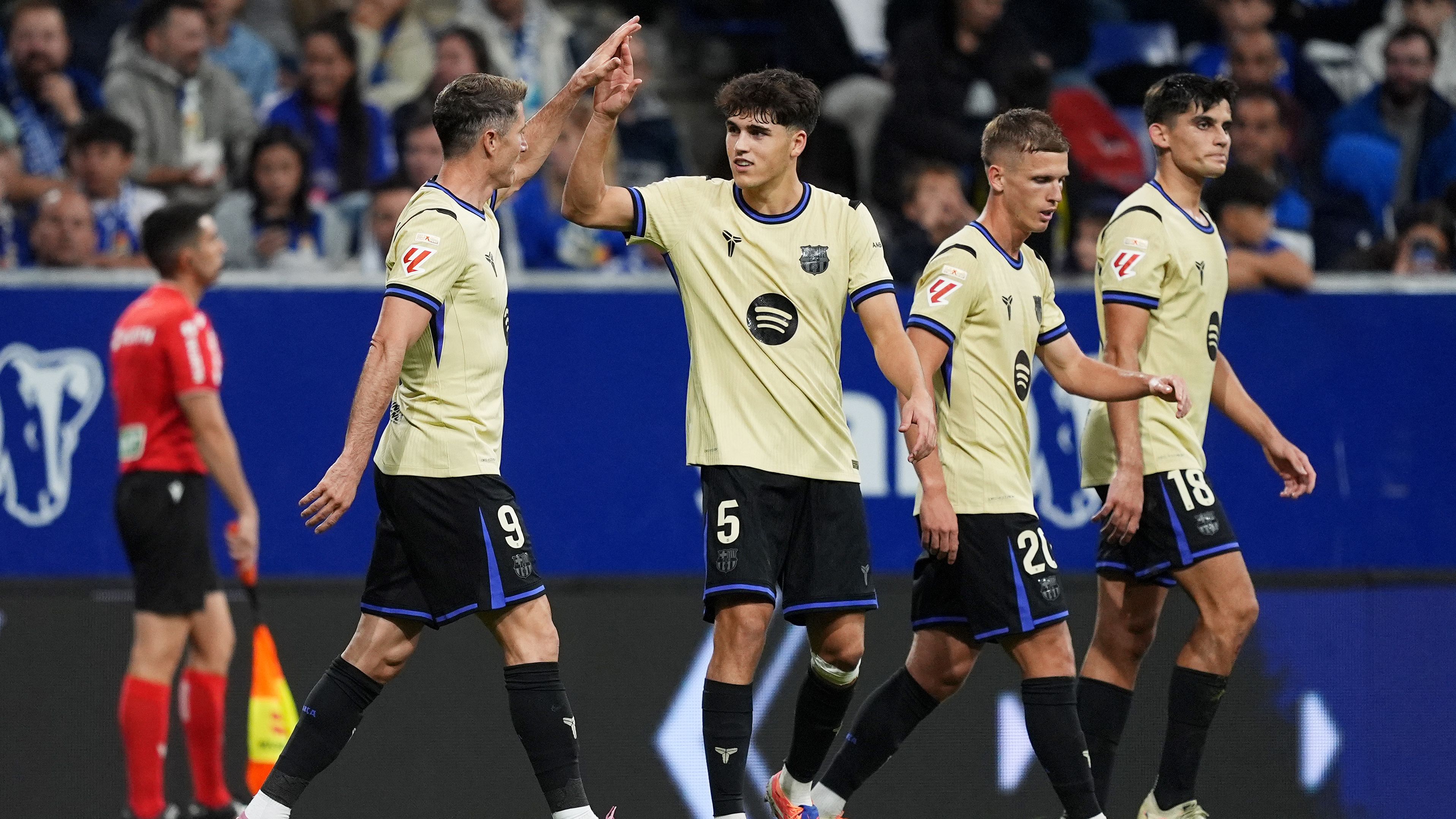 'It's the style we want him to play' - Joan Garcia error downplayed by Hansi Flick as Barcelona boss praises Robert Lewandowski & Frenkie de Jong impact in Oviedo win