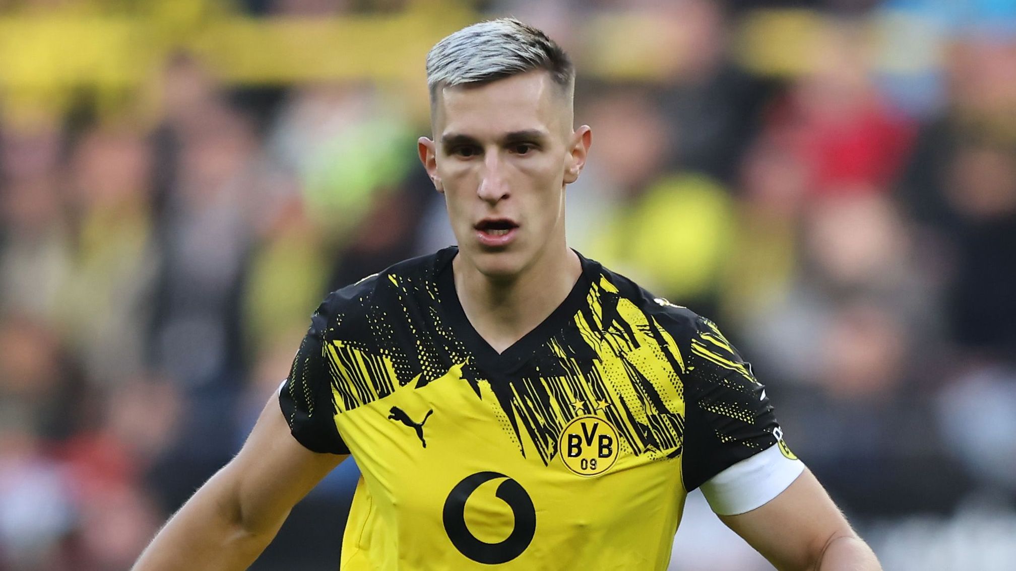 Borussia Dortmund eager to tie 'future captain' to new contract but Germany legend urges defender to make Bayern Munich transfer instead