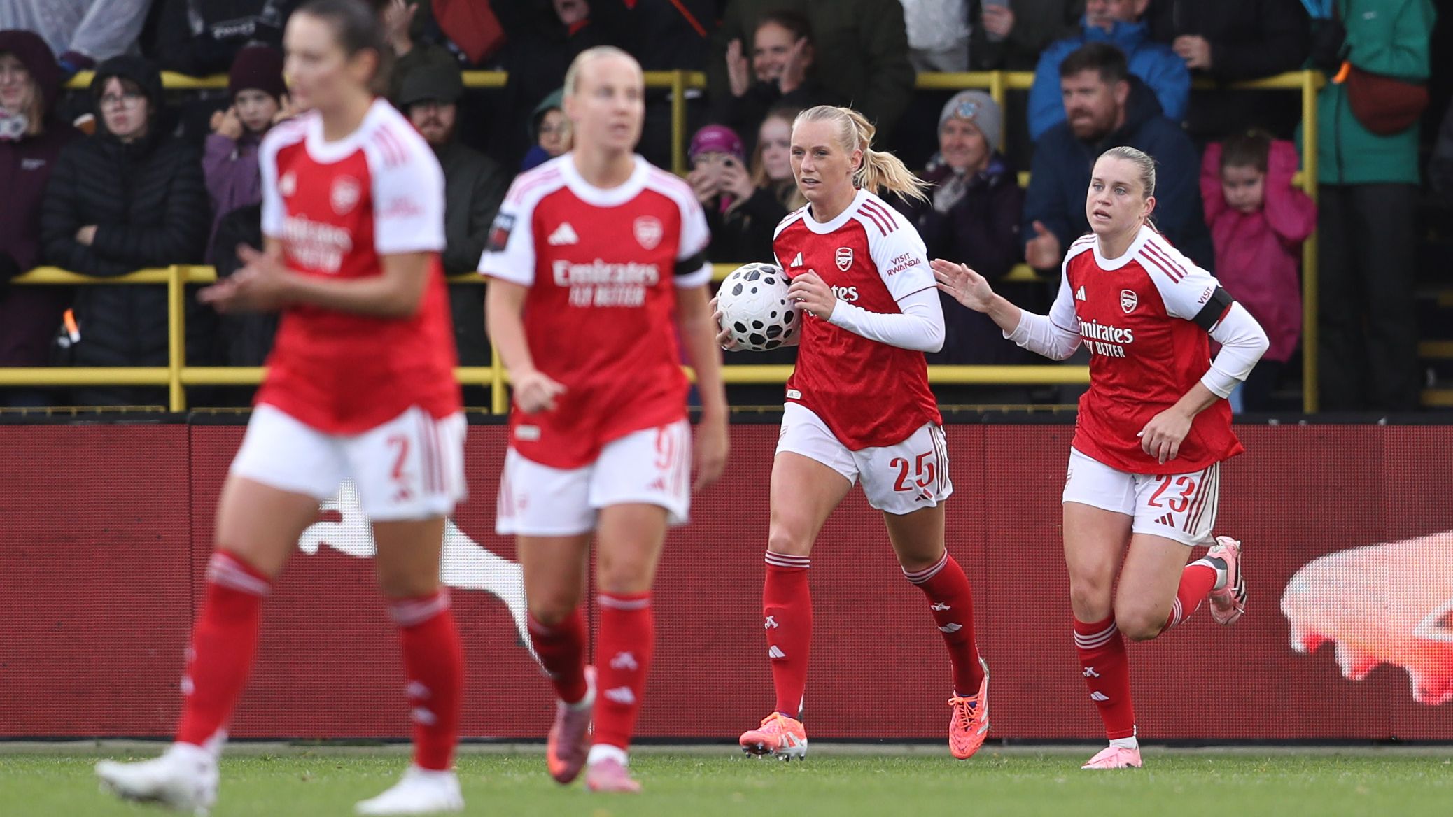 Lionesses star Chloe Kelly comes up with epic response after being taunted by Man City fan following Arsenal's WSL defeat