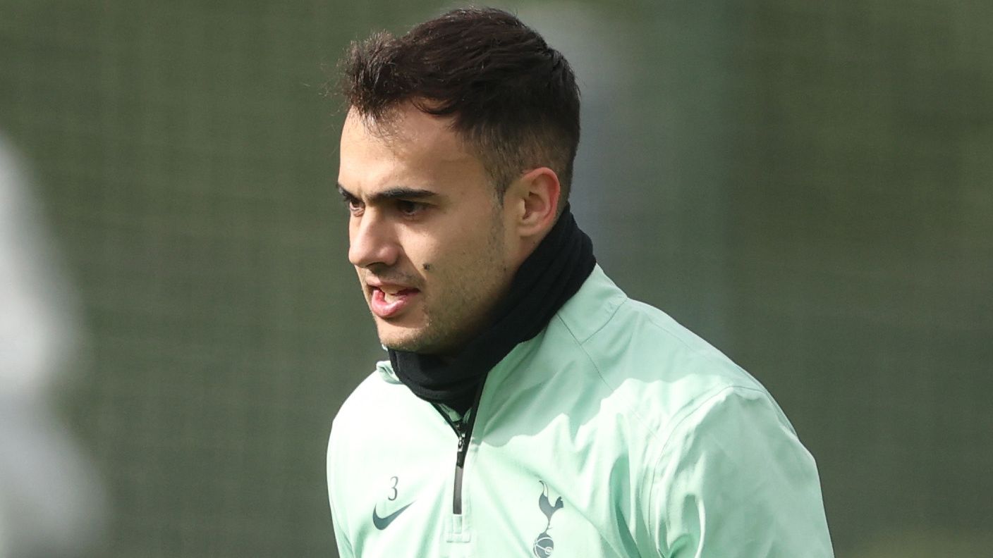 Ex-Tottenham and Man Utd defender to link-up with Lionel Messi? Former Premier League star in shock talks to join Inter Miami as free agent