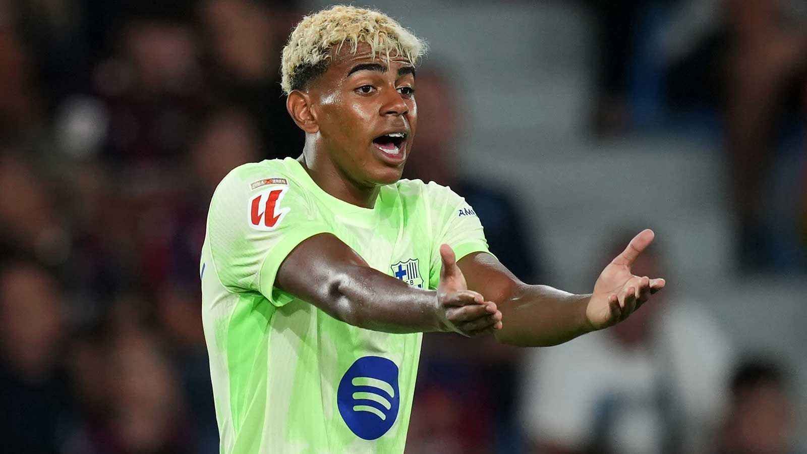 ‘That's what surprises me!' - Luis de la Fuente baffled by Hansi Flick's lack of ‘empathy' over Lamine Yamal injury feud as Spain boss says Barcelona coach's criticism 'not important'