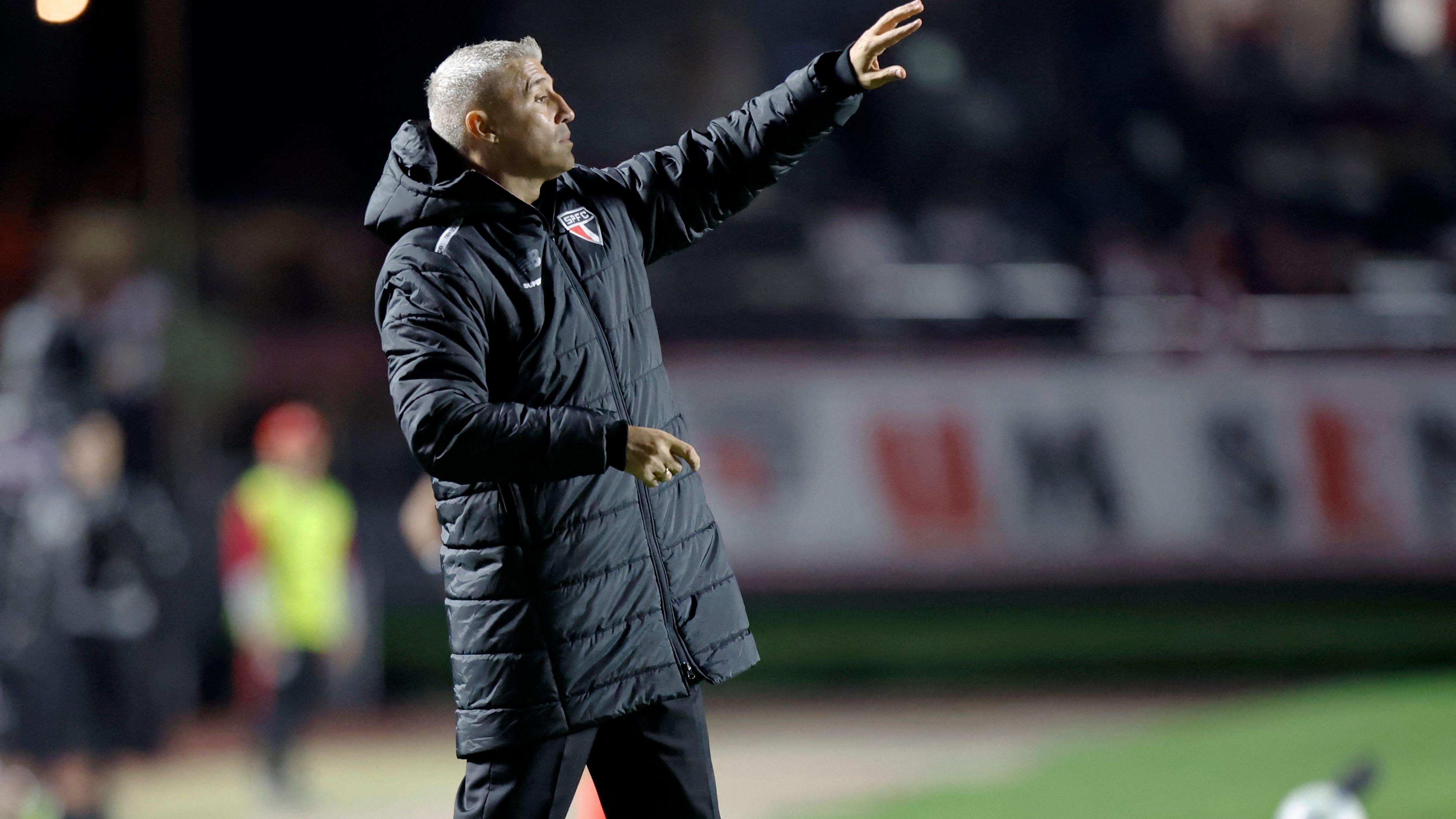 'No one gets into players' heads like he does' - Jose Mourinho hailed as 'extraordinary motivator' but Carlo Ancelotti was 'like a father' to ex-Chelsea and Inter star