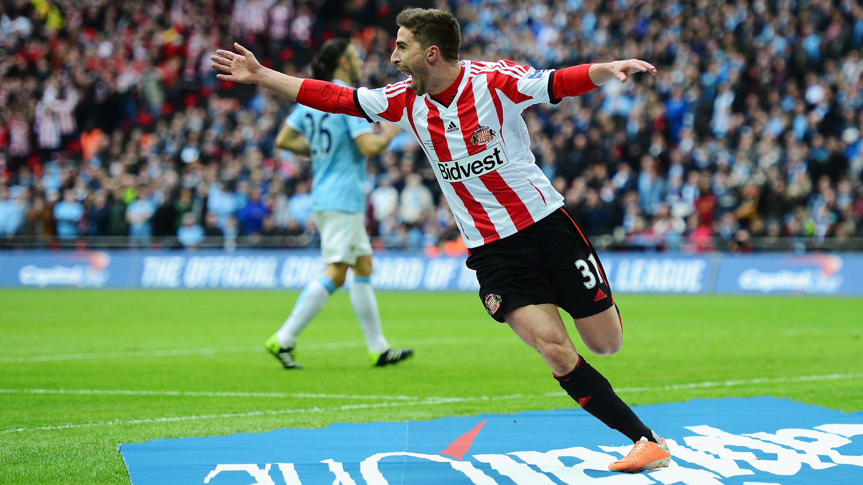 Ex-Chelsea & Liverpool striker reveals he wanted to sue former club as they did not feed him during horror spell