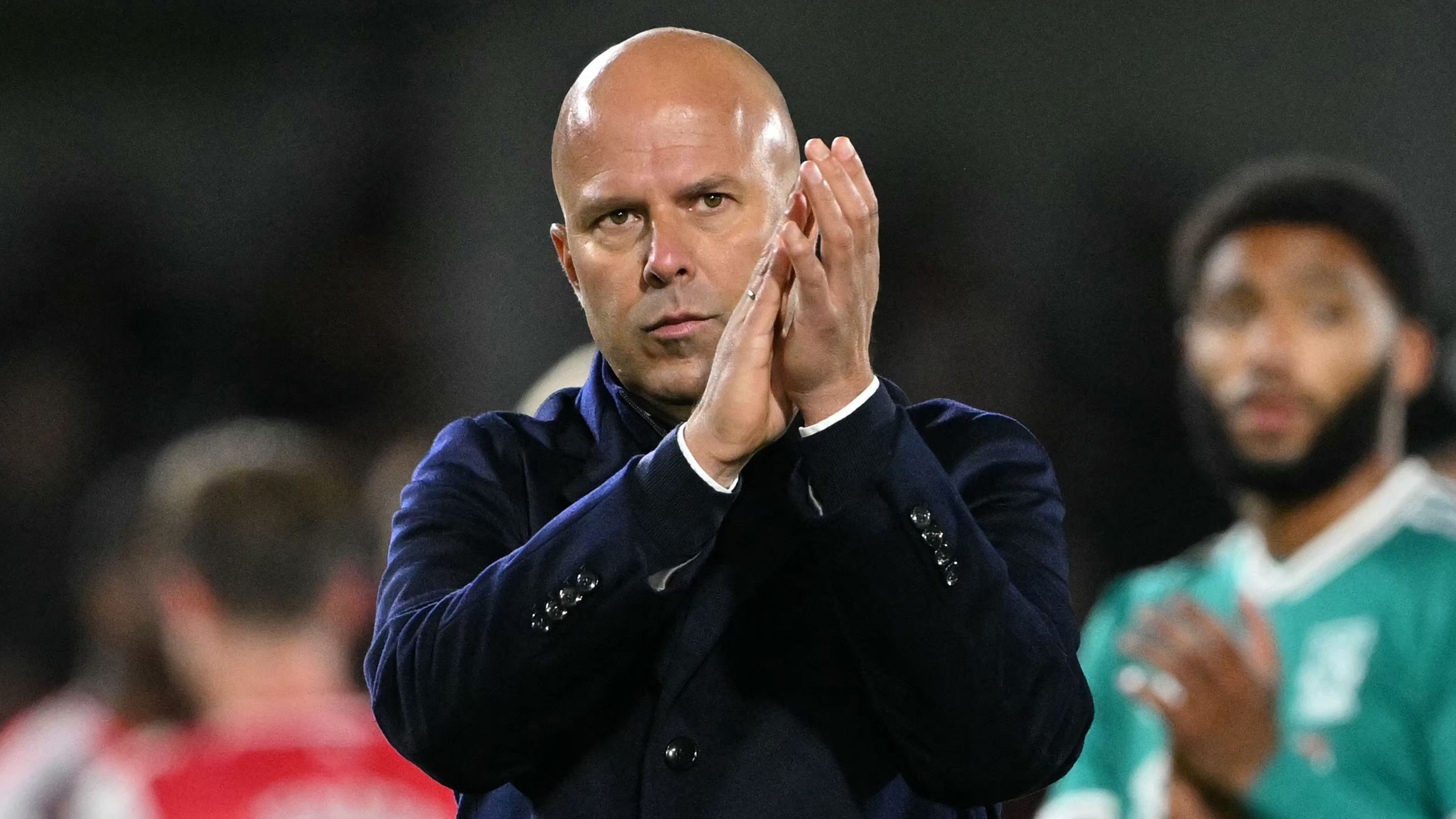 Alexander Isak called out by Liverpool icon as misfiring £125m striker told he's 'huffing and puffing' but not making himself 'a menace'