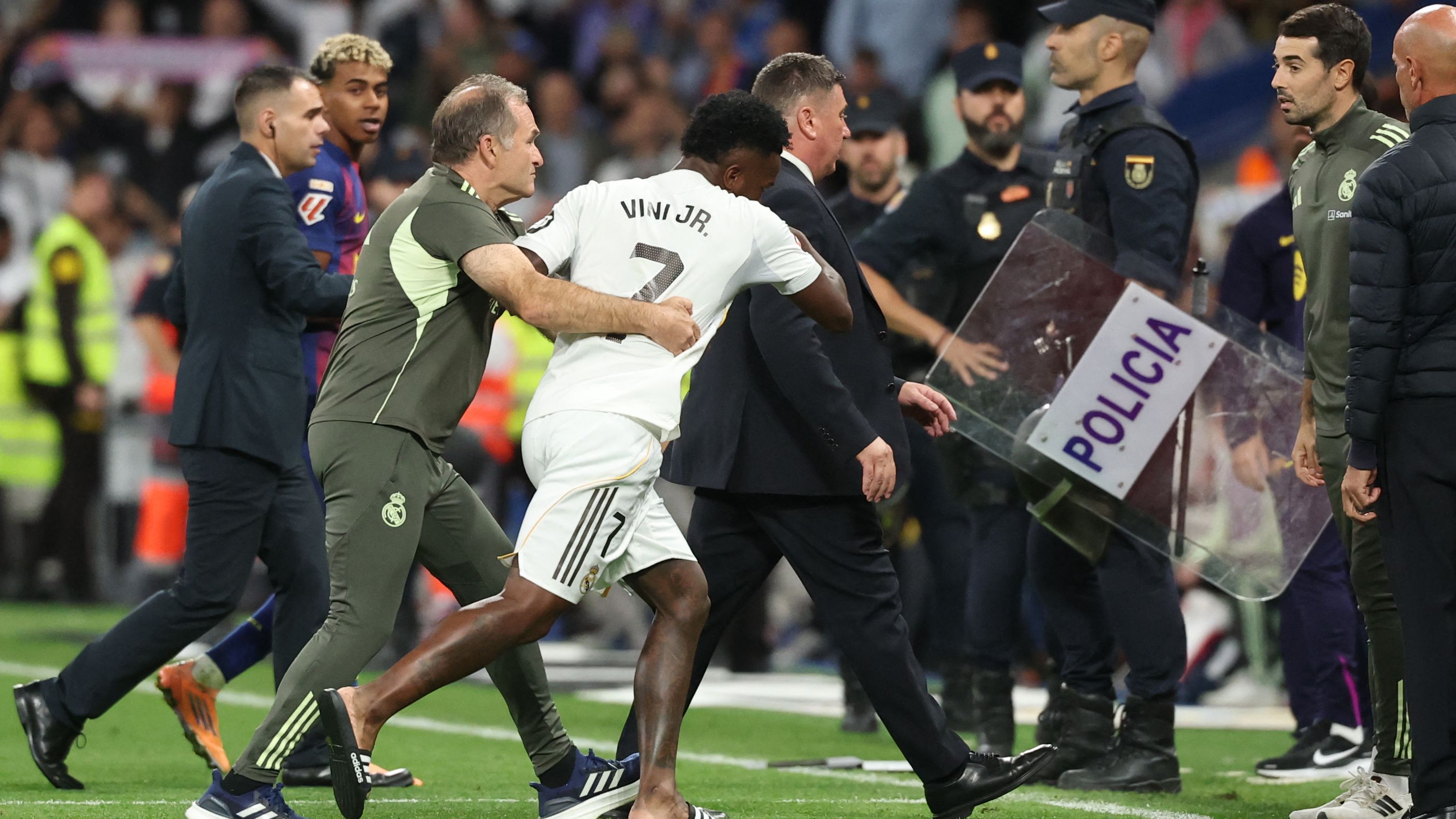 Xabi Alonso speaks out on Vinicius Junior's substitution strop as Real Madrid boss makes 'different personalities' admission after Clasico win over Barcelona