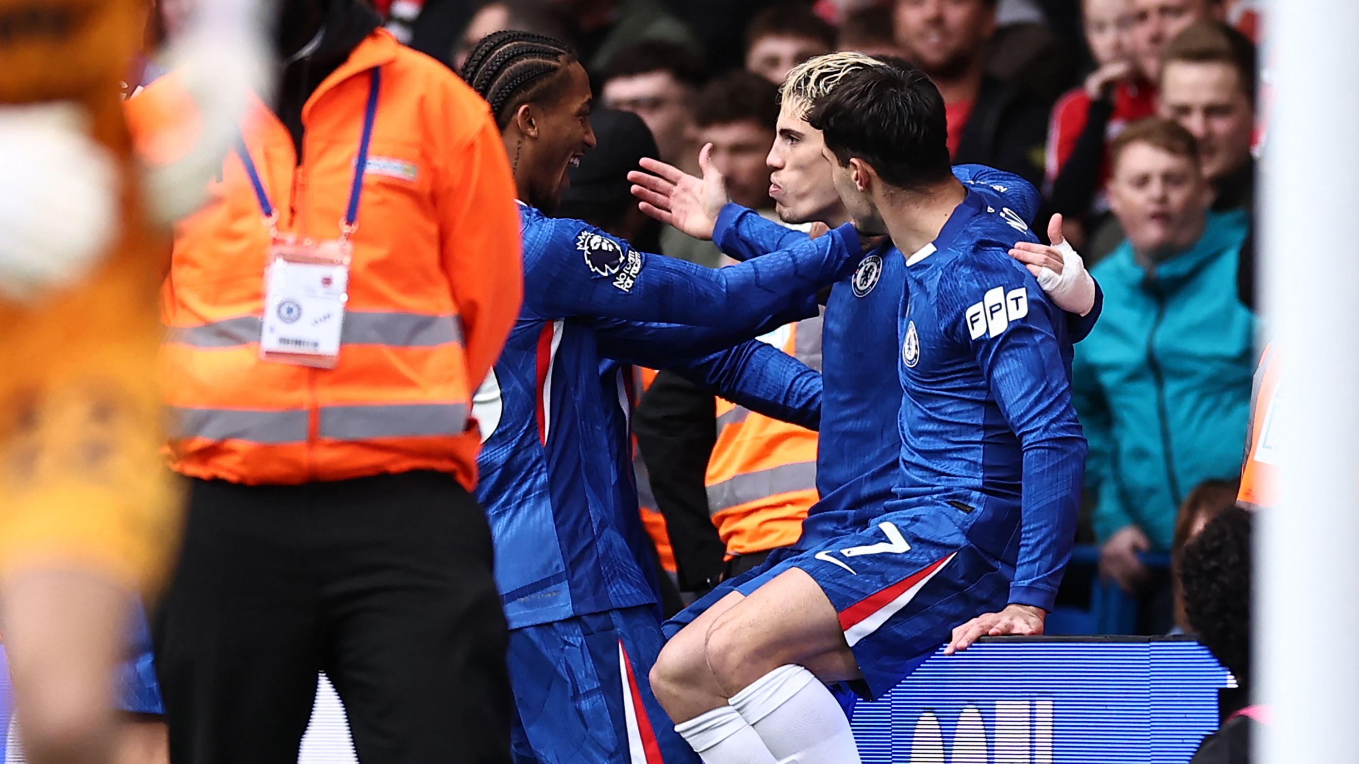 Alejando Garnacho scores first Chelsea goal and pulls out trademark Man Utd celebration