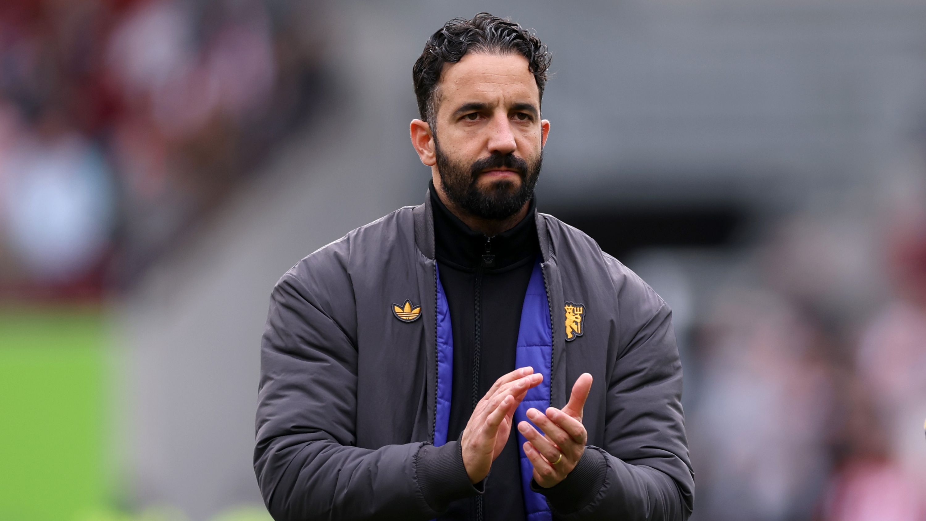 Vitor Roque waiting on €50m Premier League offer with Man Utd & Chelsea monitoring Barcelona flop